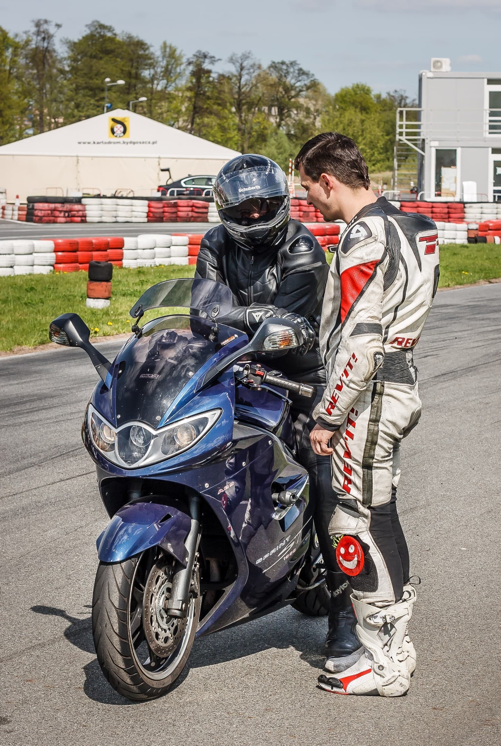 Szkolenie z Doskonalenia Jazdy Motocyklem | Wiele Lokalizacji