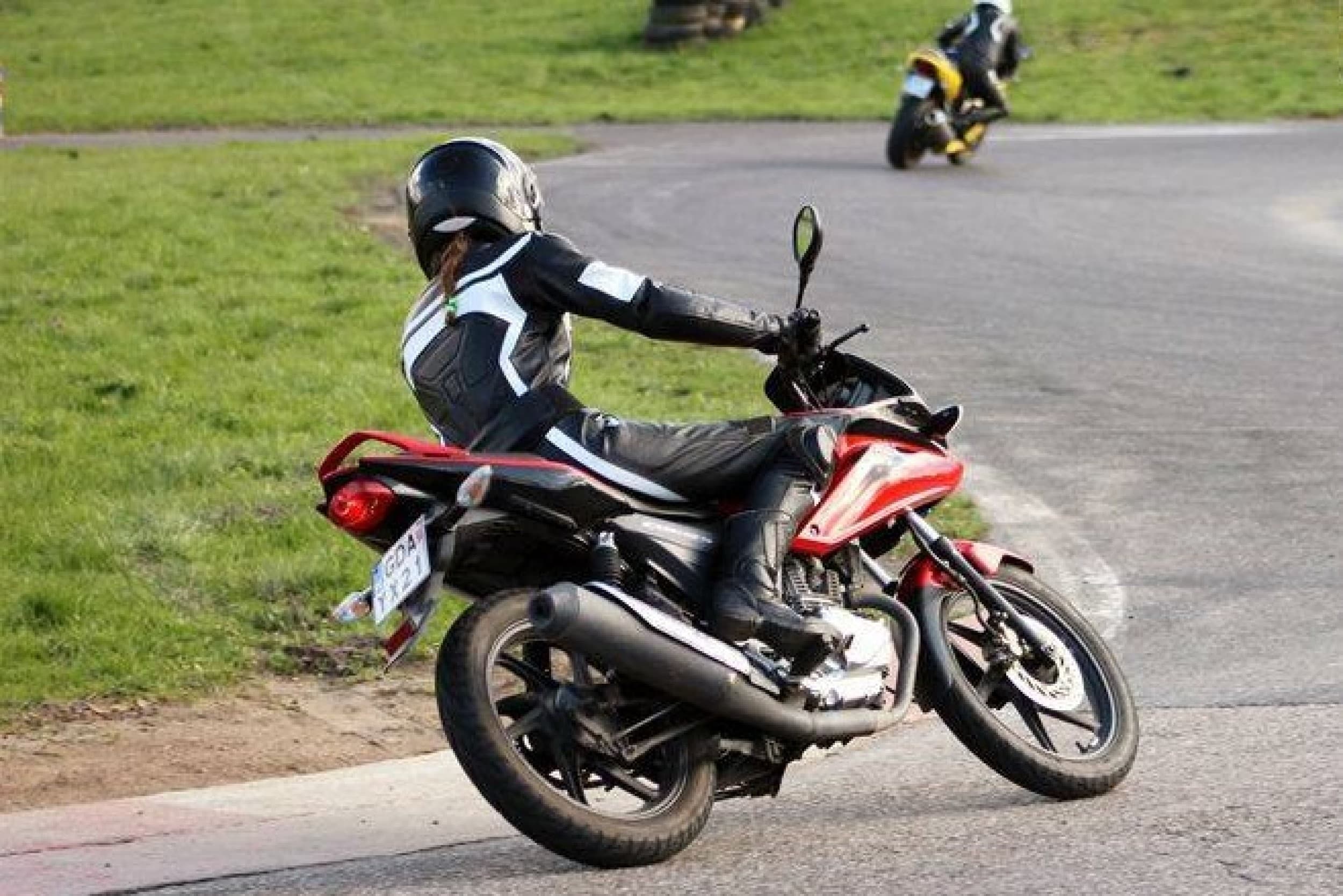 Szkolenie z Doskonalenia Jazdy Motocyklem | Wiele Lokalizacji