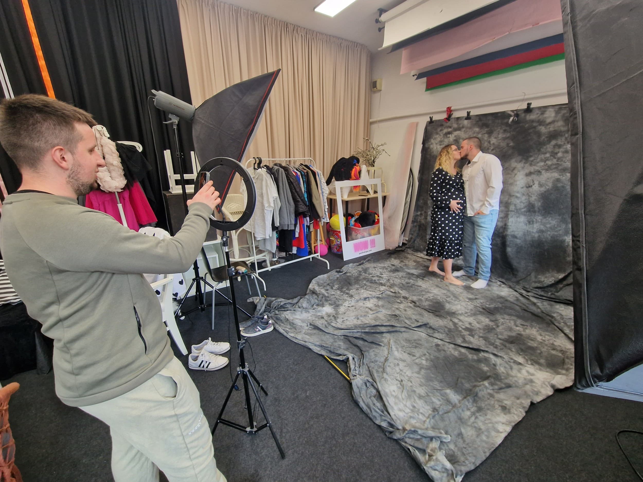 Samodzielna Sesja Zdjęciowa w Selfie Studio (240 minut) | Poznań