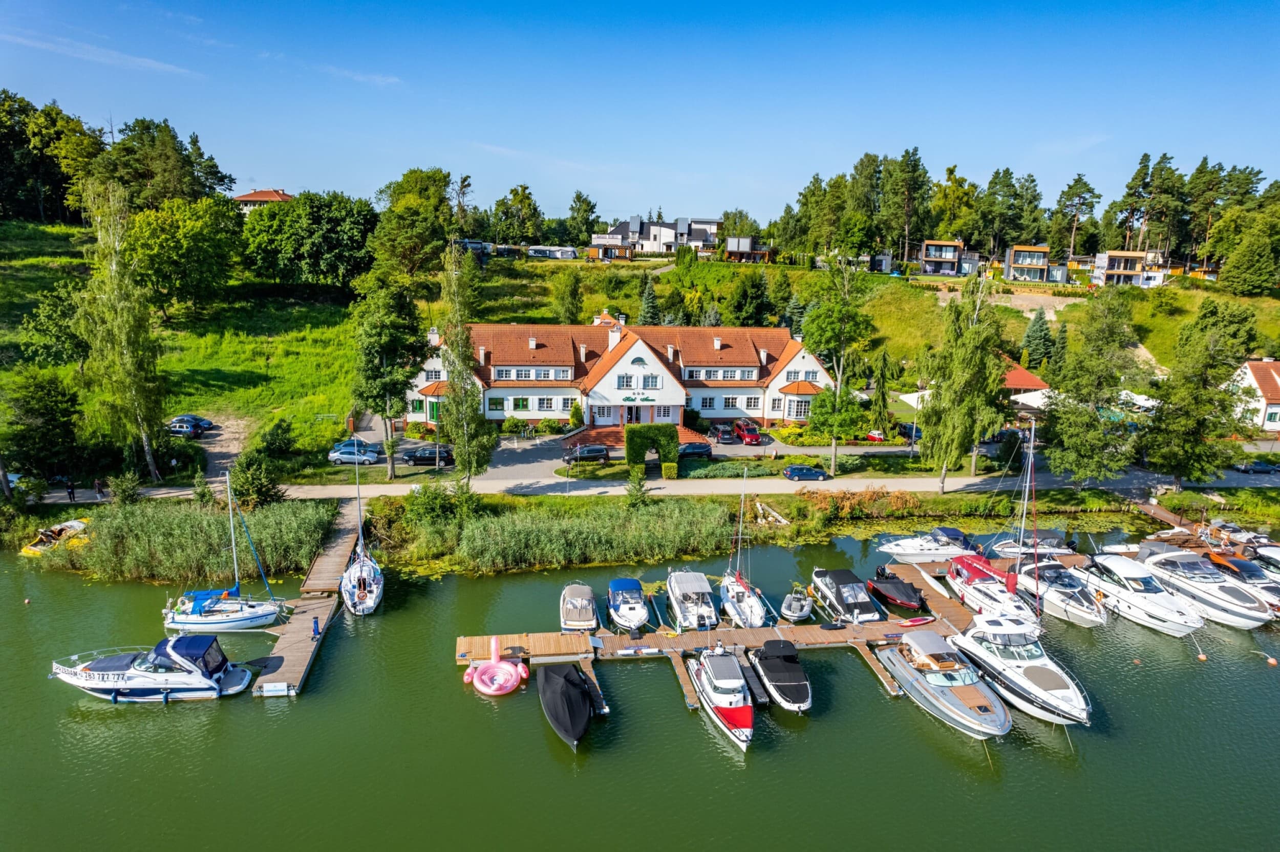 Odprężający Pobyt SPA (4 Noce, 2 Osoby) | Hotel Amax | Mikołajki | Wyjątkowy Prezent
