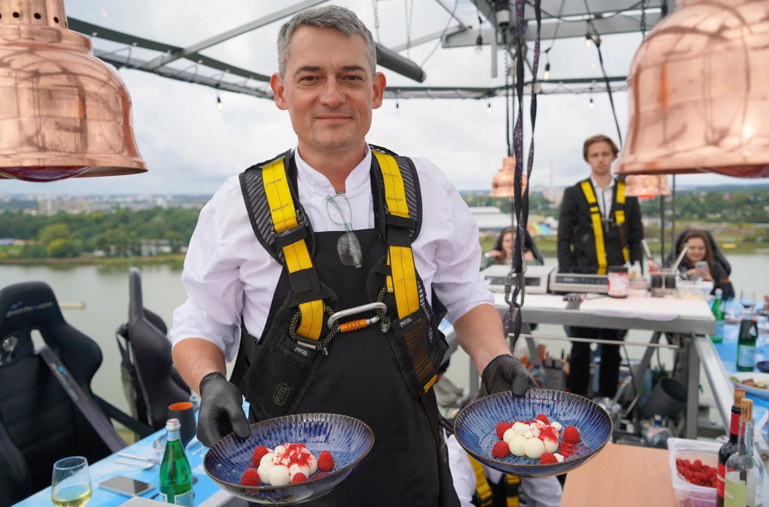 Dinner in The Sky dla Dwojga | Wiele Lokalizacji | Wyjątkowy Prezent