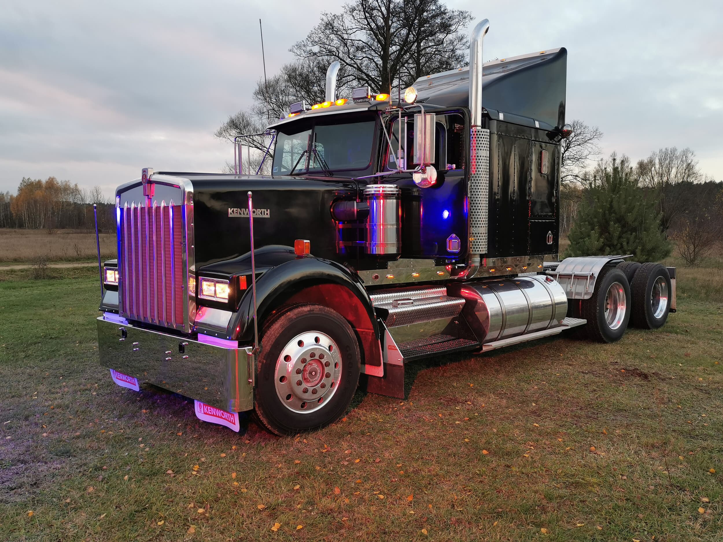 Ostra Jazda Amerykańską Ciężarówką Kenworth W900 | Warszawa (okolice) | Wyjątkowy Prezent