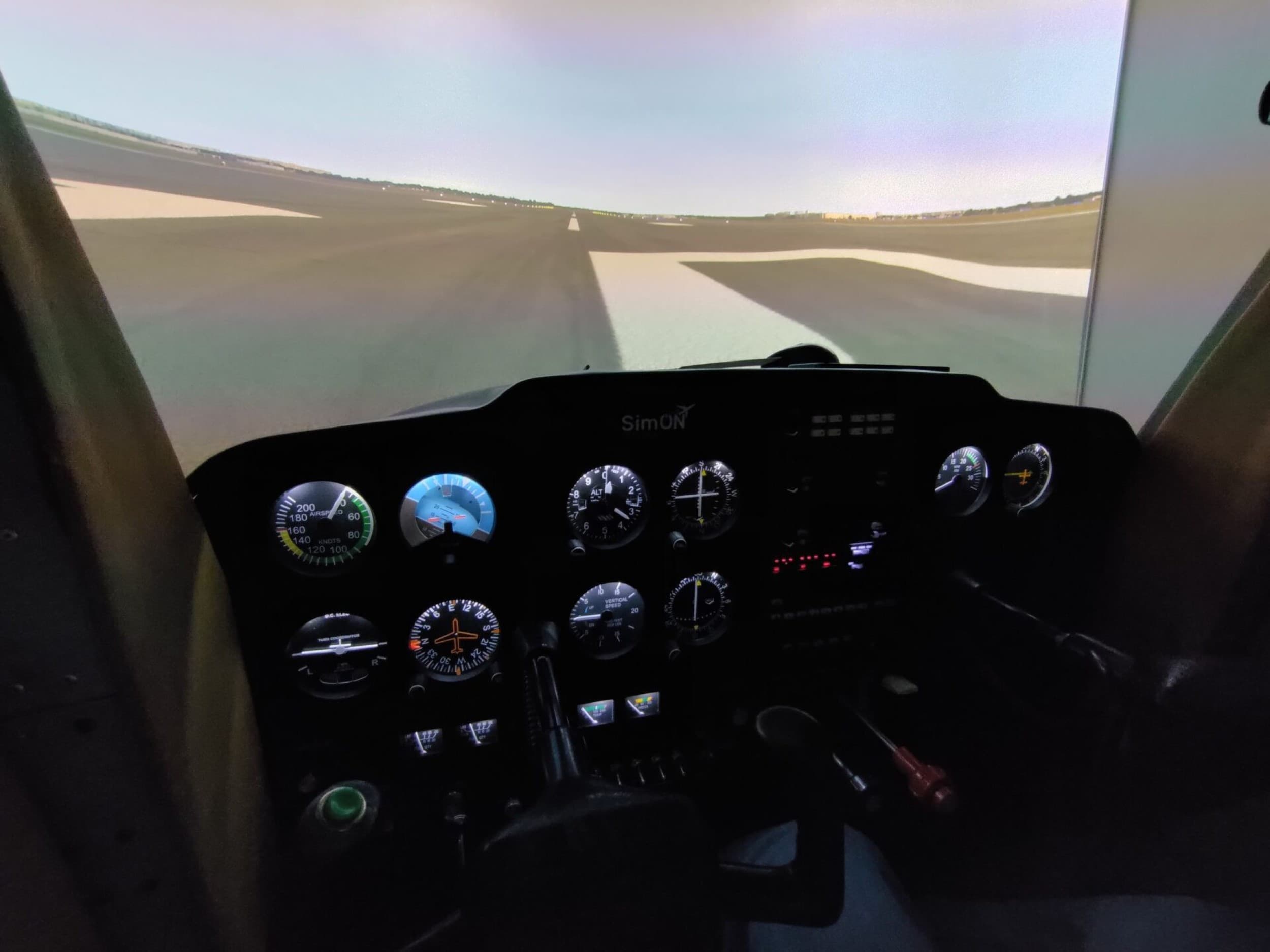 Lot w Symulatorze Cessna C152 (60 minut) | Warszawa | Wyjątkowy Prezent