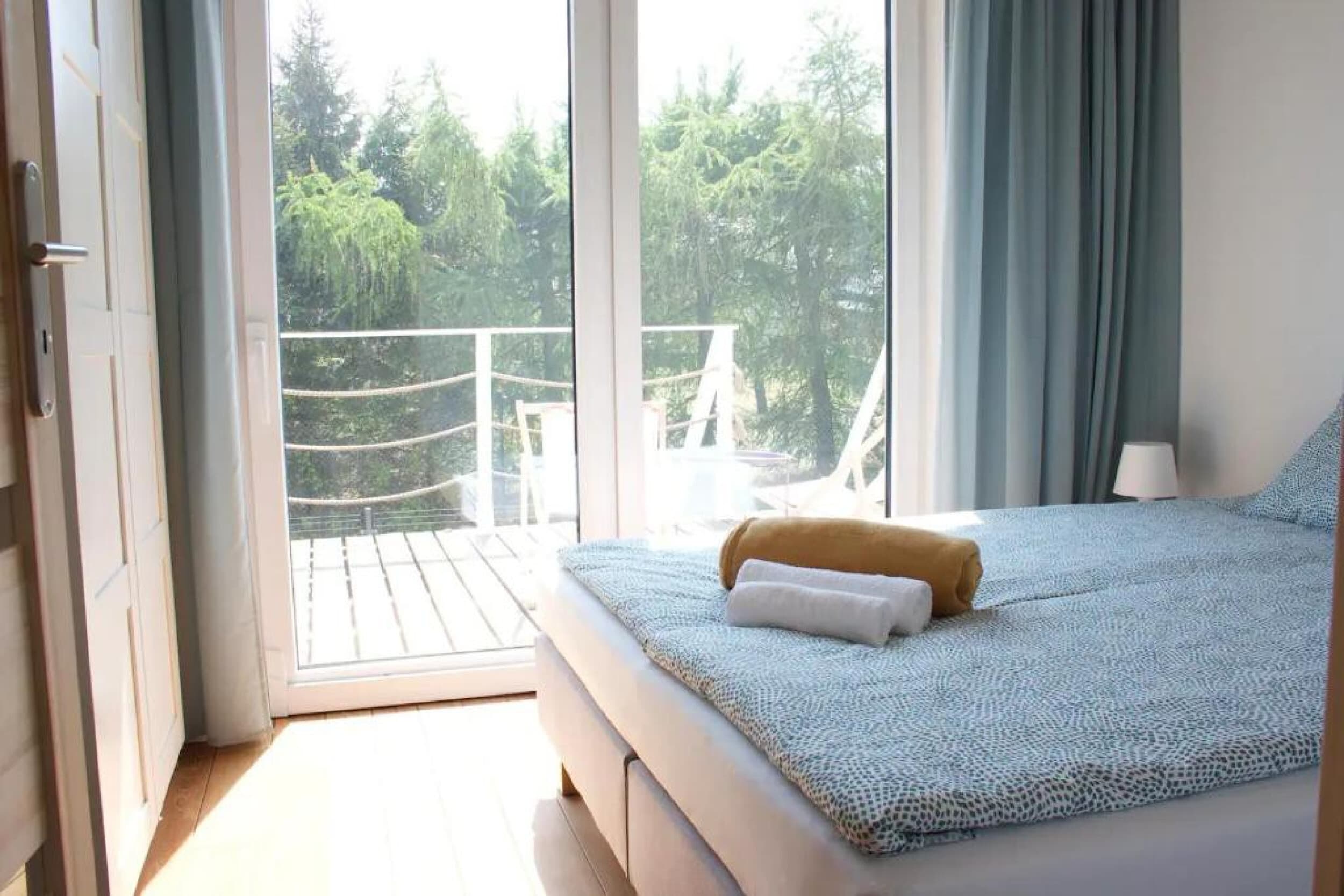 Romantyczny Pobyt (1 Noc, 2 Osoby) | Gdynia | Wyjątkowy Prezent