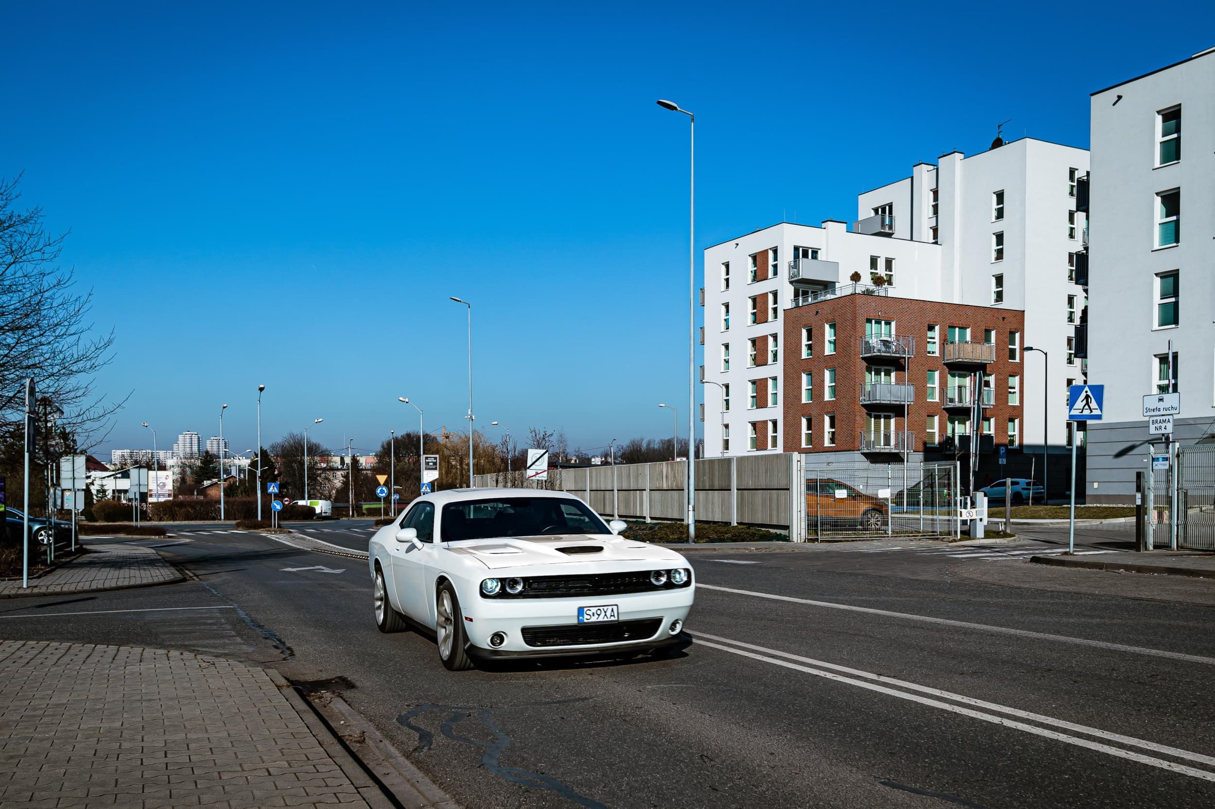 Poprowadź Dodge'a Challengera Ulicami Miasta (30 minut) | Wiele Lokalizacji | Wyjątkowy Prezent