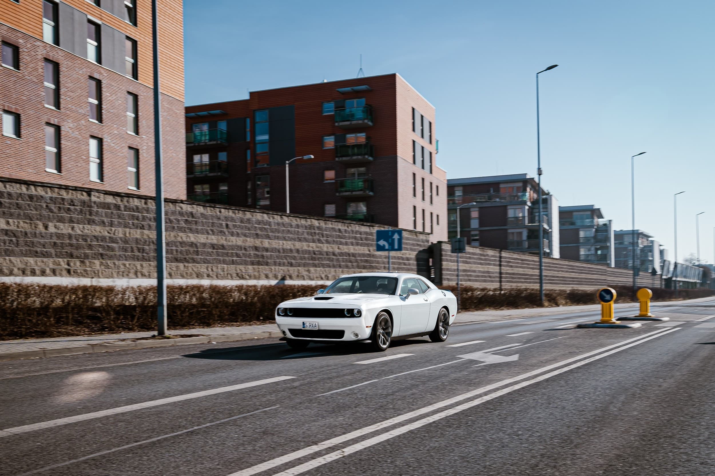 Poprowadź Dodge'a Challengera Ulicami Miasta (120 minut) | Wiele lokalizacji | Wyjątkowy Prezent