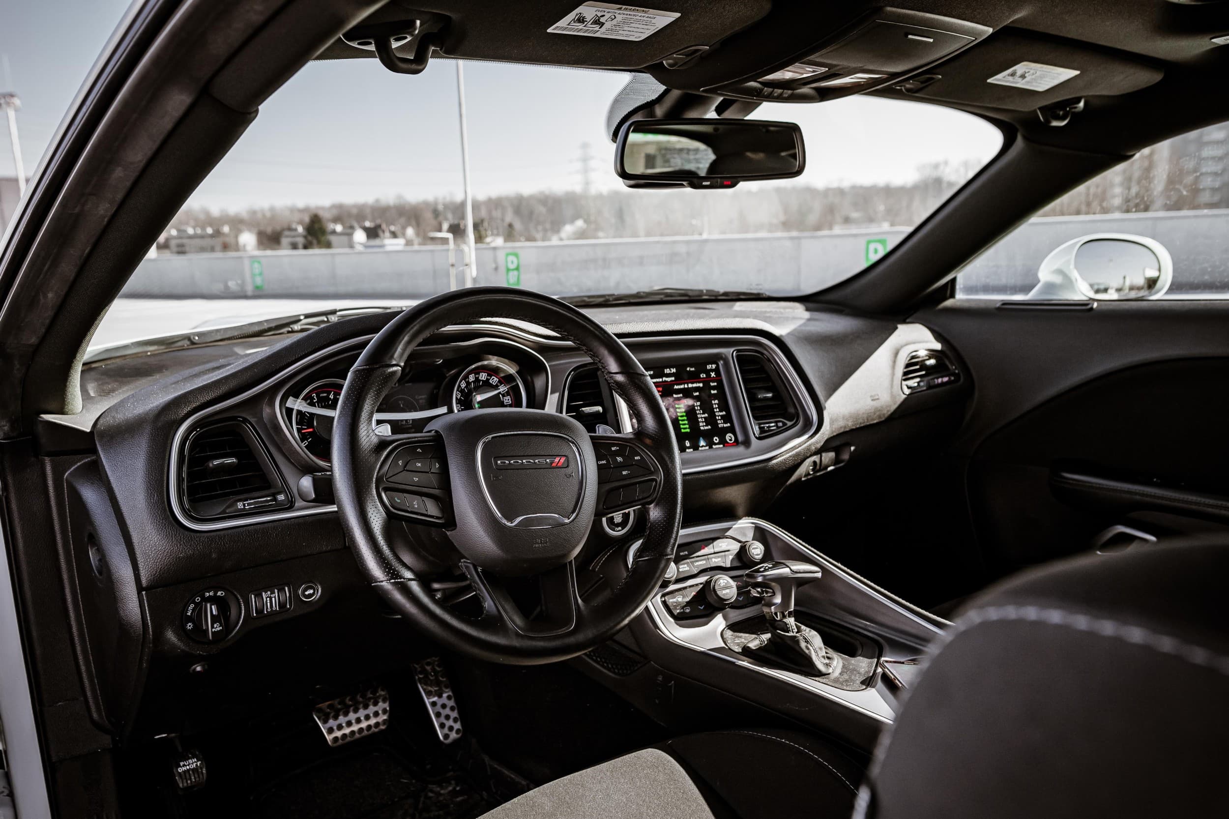 Poprowadź Dodge'a Challengera Ulicami Miasta (120 minut) | Wiele lokalizacji | Wyjątkowy Prezent