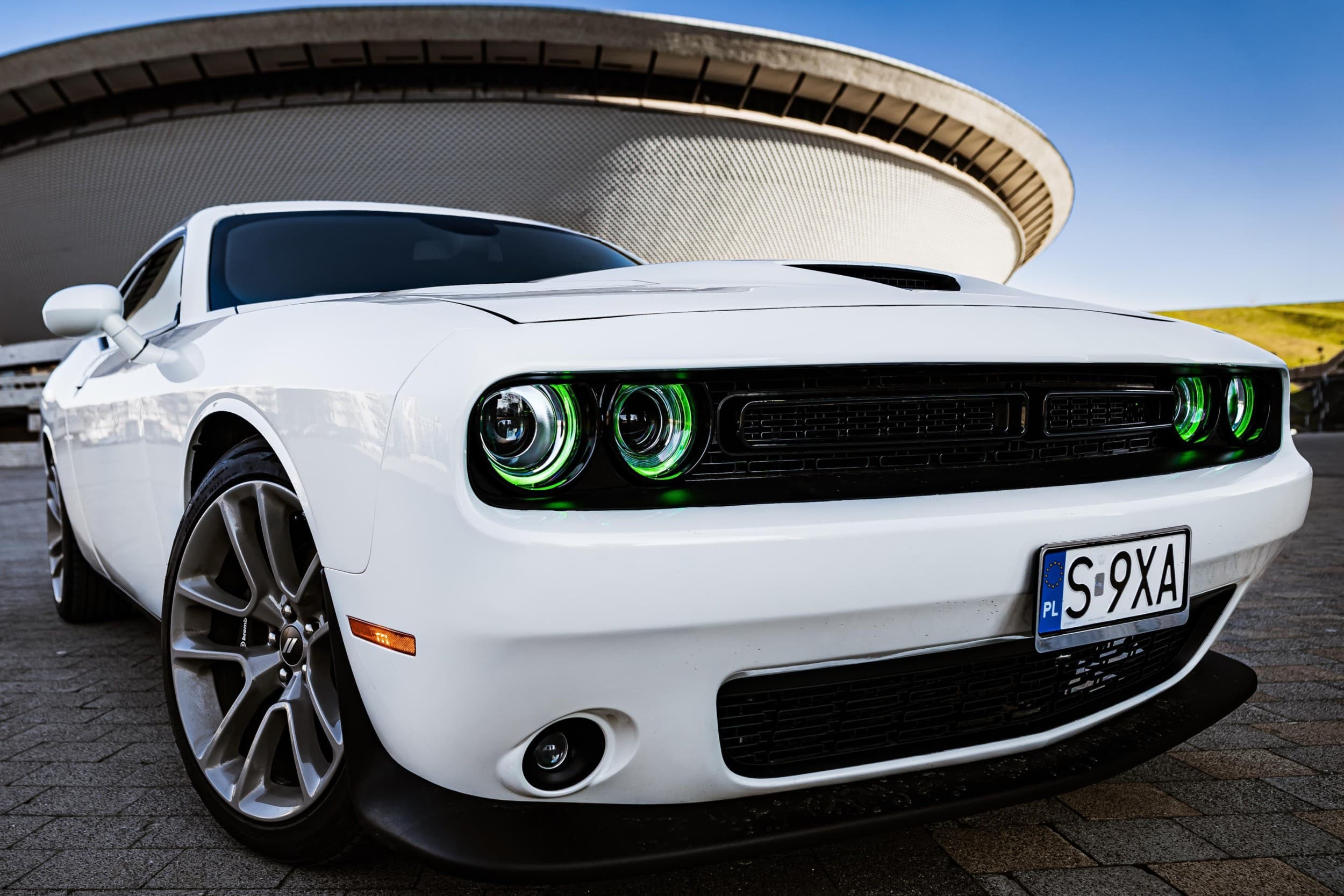 Co-Drive Dodge Challenger Ulicami Miasta (30 minut) | Wiele Lokalizacji | Wyjątkowy Prezent