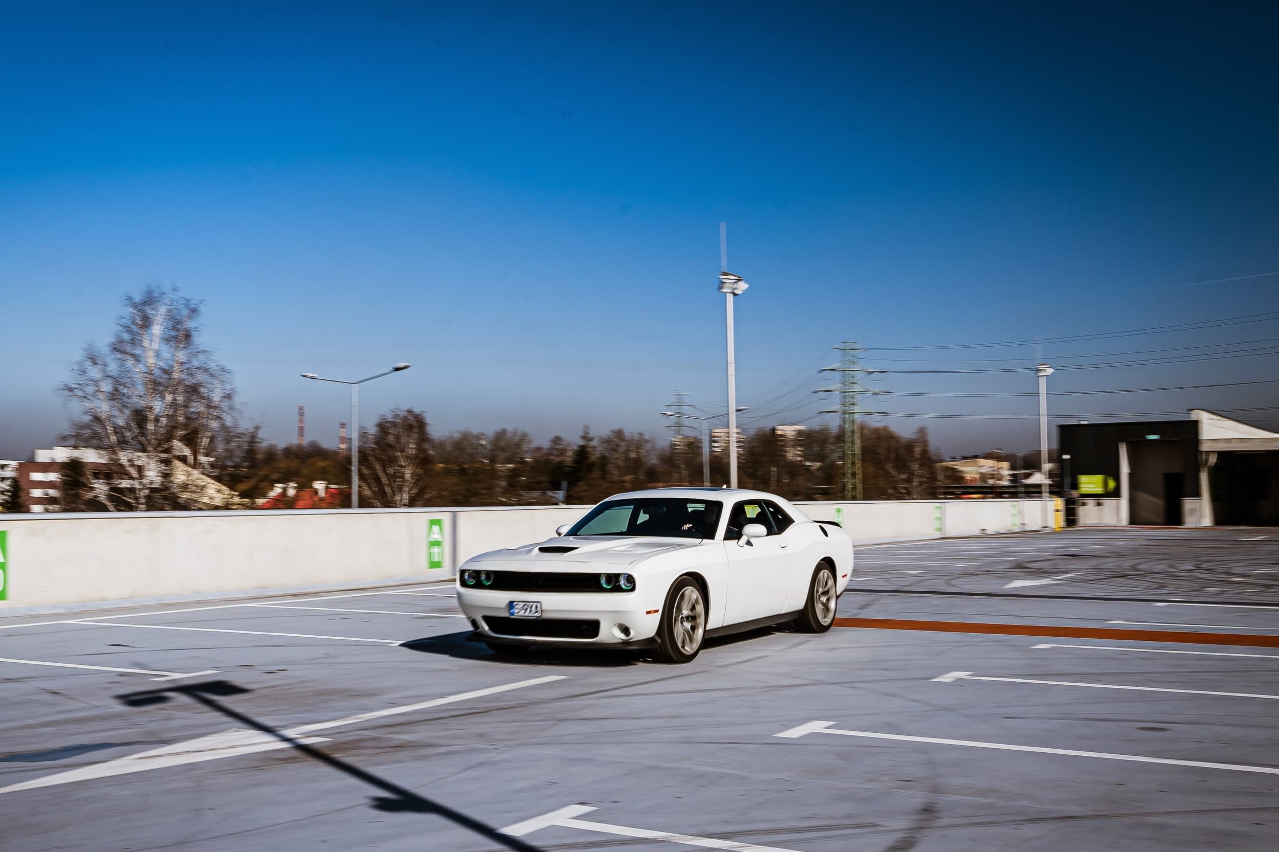 Co-Drive Dodge Challenger Ulicami Miasta (60 minut) | Wiele Lokalizacji | Wyjątkowy Prezent