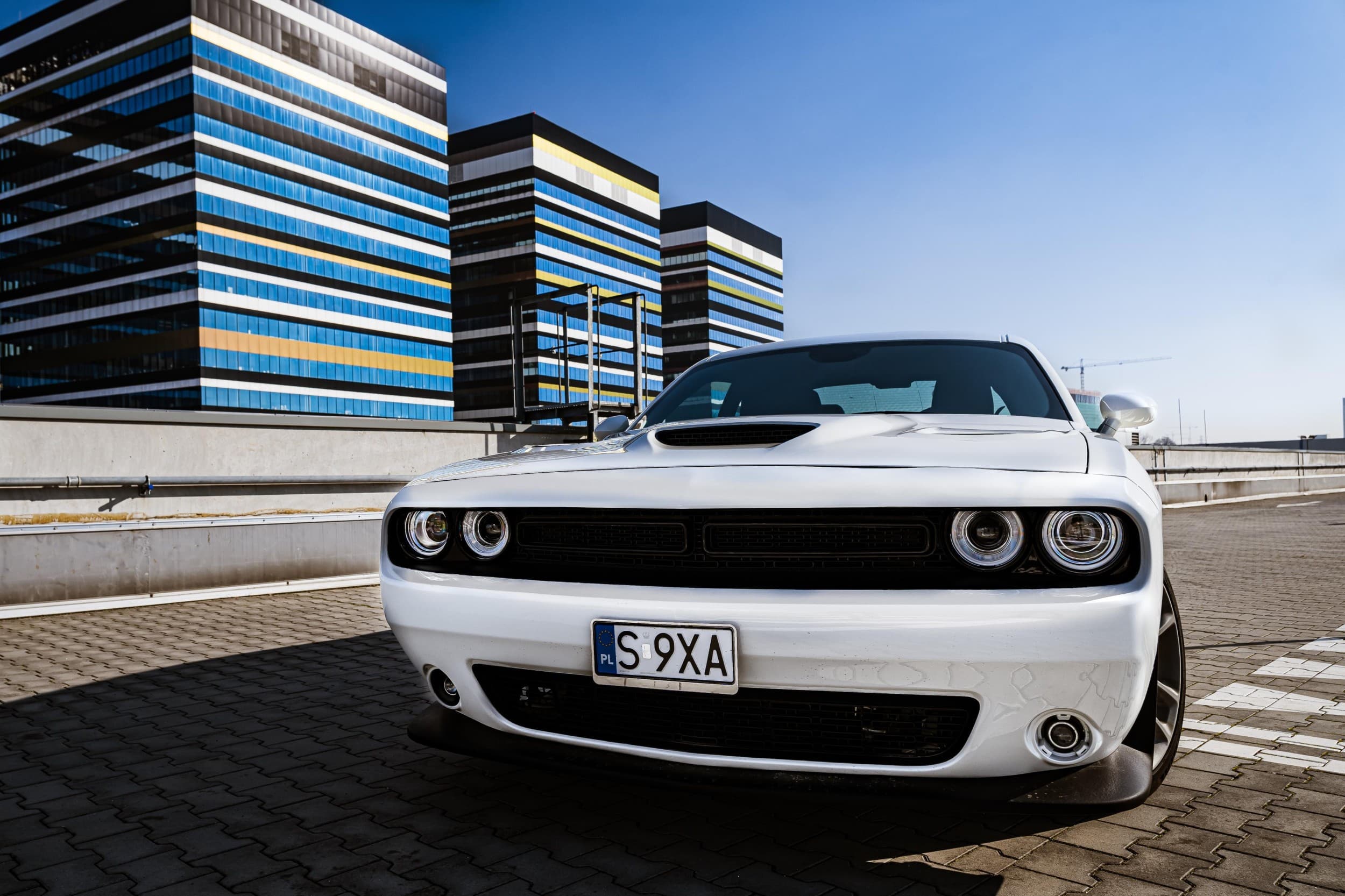 Co-Drive Dodge Challenger Ulicami Miasta (60 minut) | Wiele Lokalizacji | Wyjątkowy Prezent