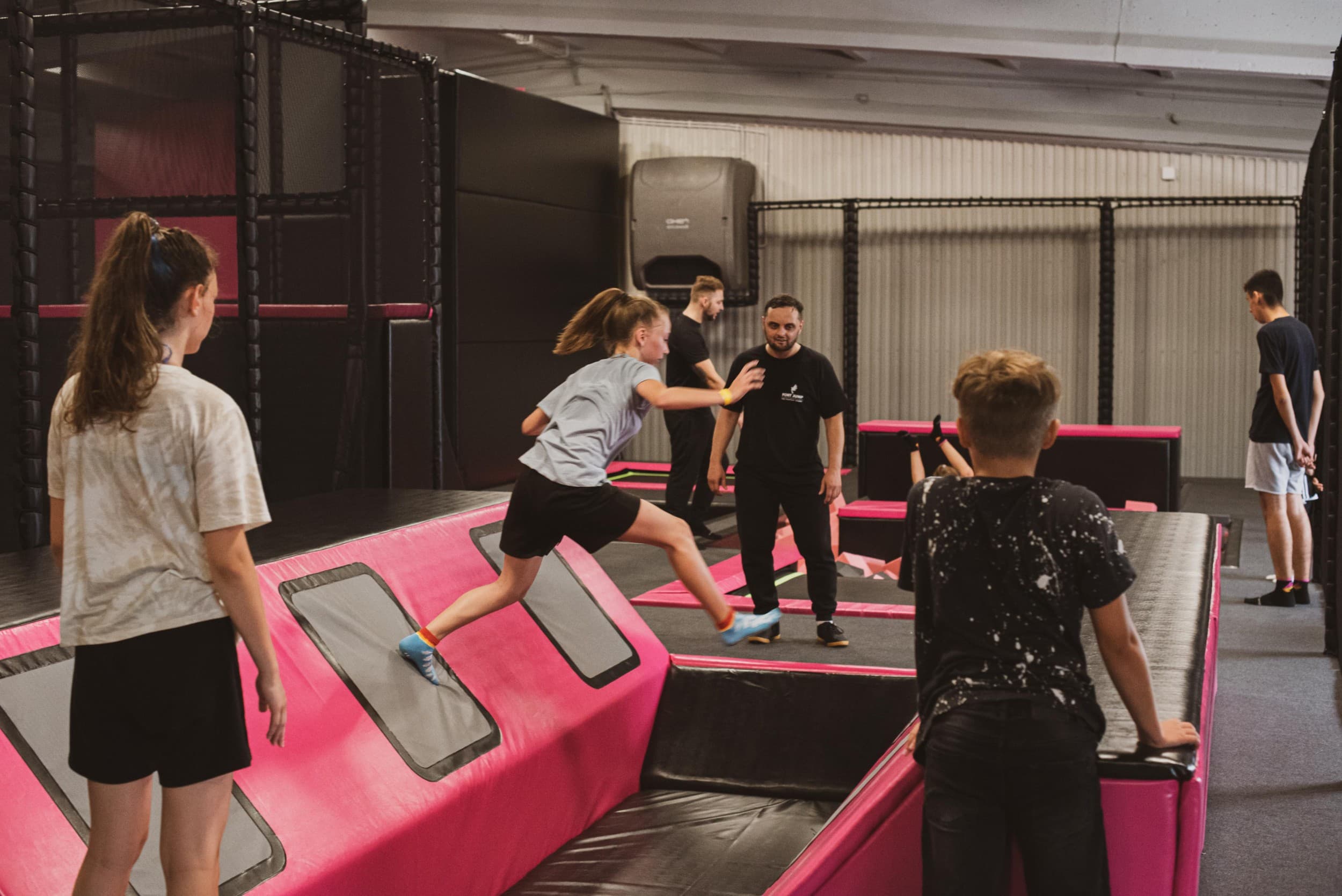 Szalona Zabawa w Parku Trampolin | Zamość | Wyjątkowy Prezent