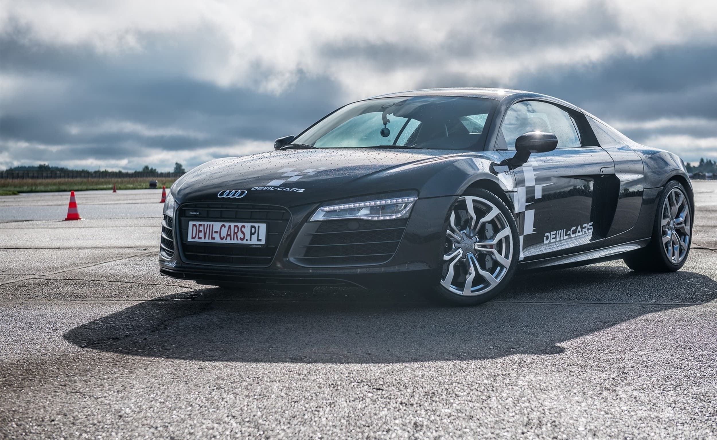 Pojedynek Audi R8 V10 vs. KTM X-Bow | 2 okrążenia | Wiele Lokalizacji