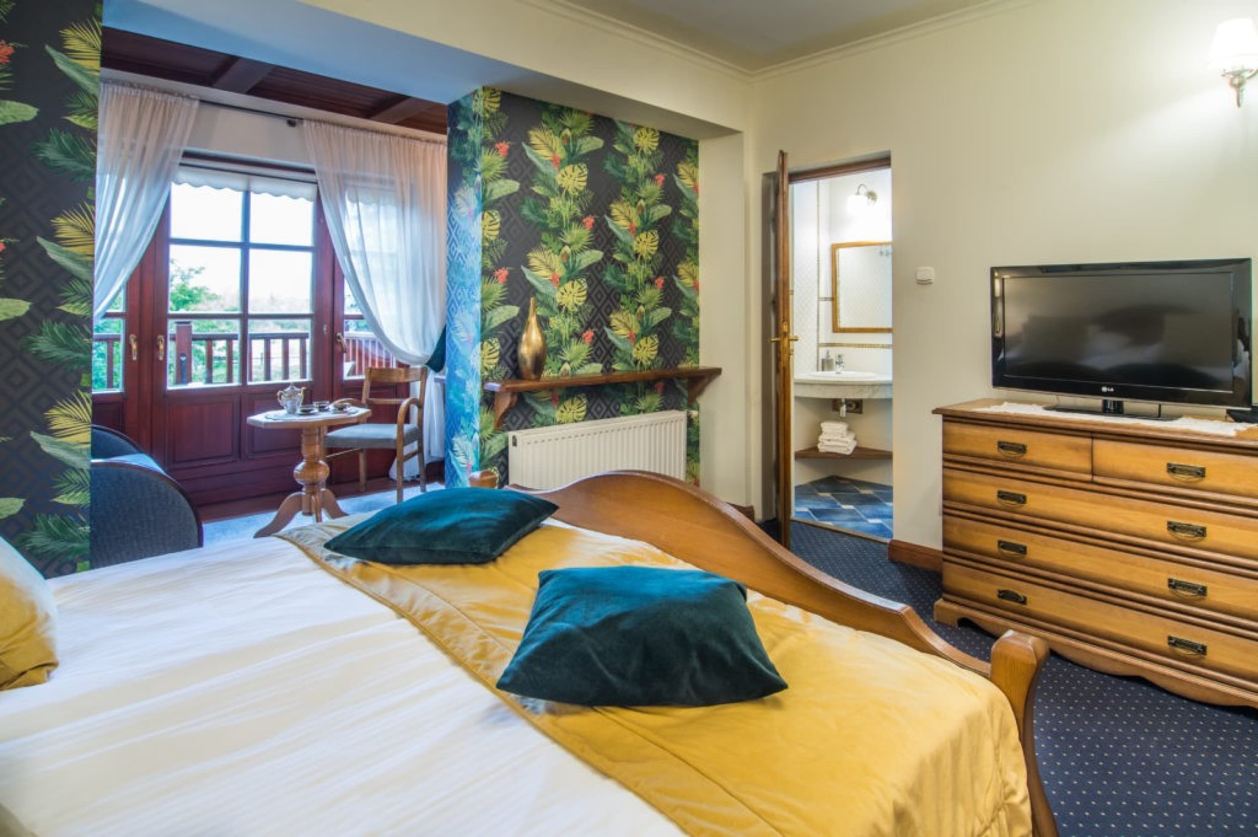 Relaksujący Pobyt (2 Noce, 2 Osoby) | Hotel Dwa Księżyce | Kazimierz Dolny | Wyjątkowy Prezent