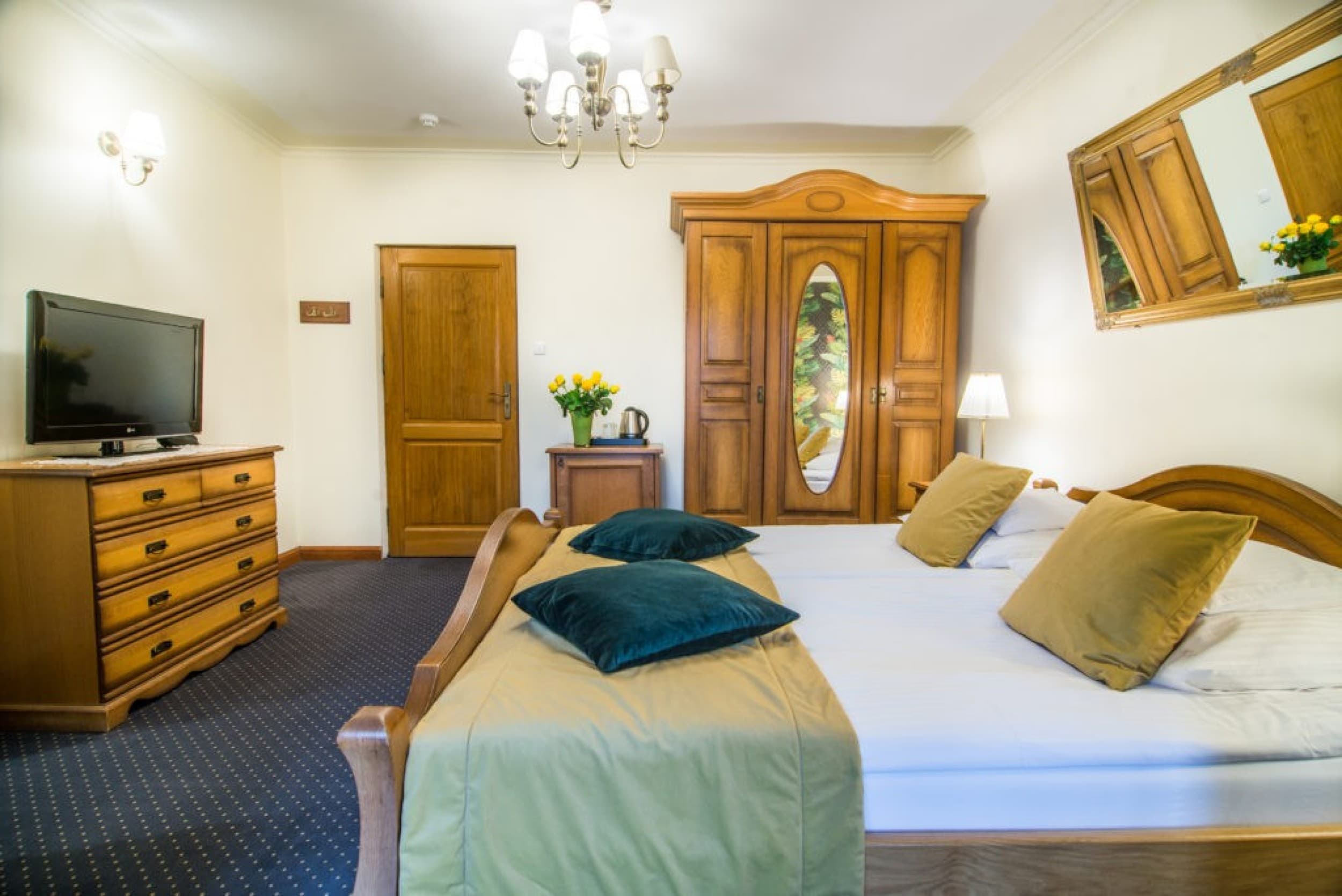 Relaksujący Pobyt (2 Noce, 2 Osoby) | Hotel Dwa Księżyce | Kazimierz Dolny | Wyjątkowy Prezent