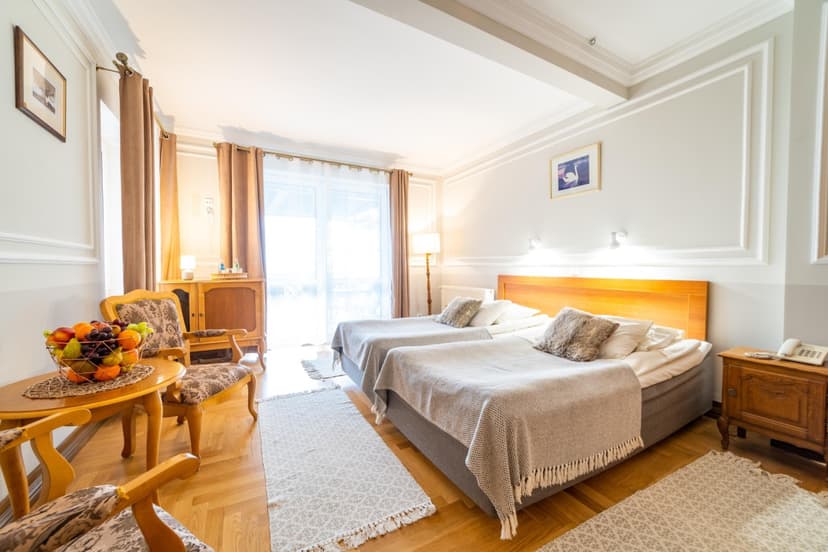 Romantyczny Pobyt (2 Noce, 2 Osoby) | Hotel Solar Palace Spa & Wellness | Mrągowo