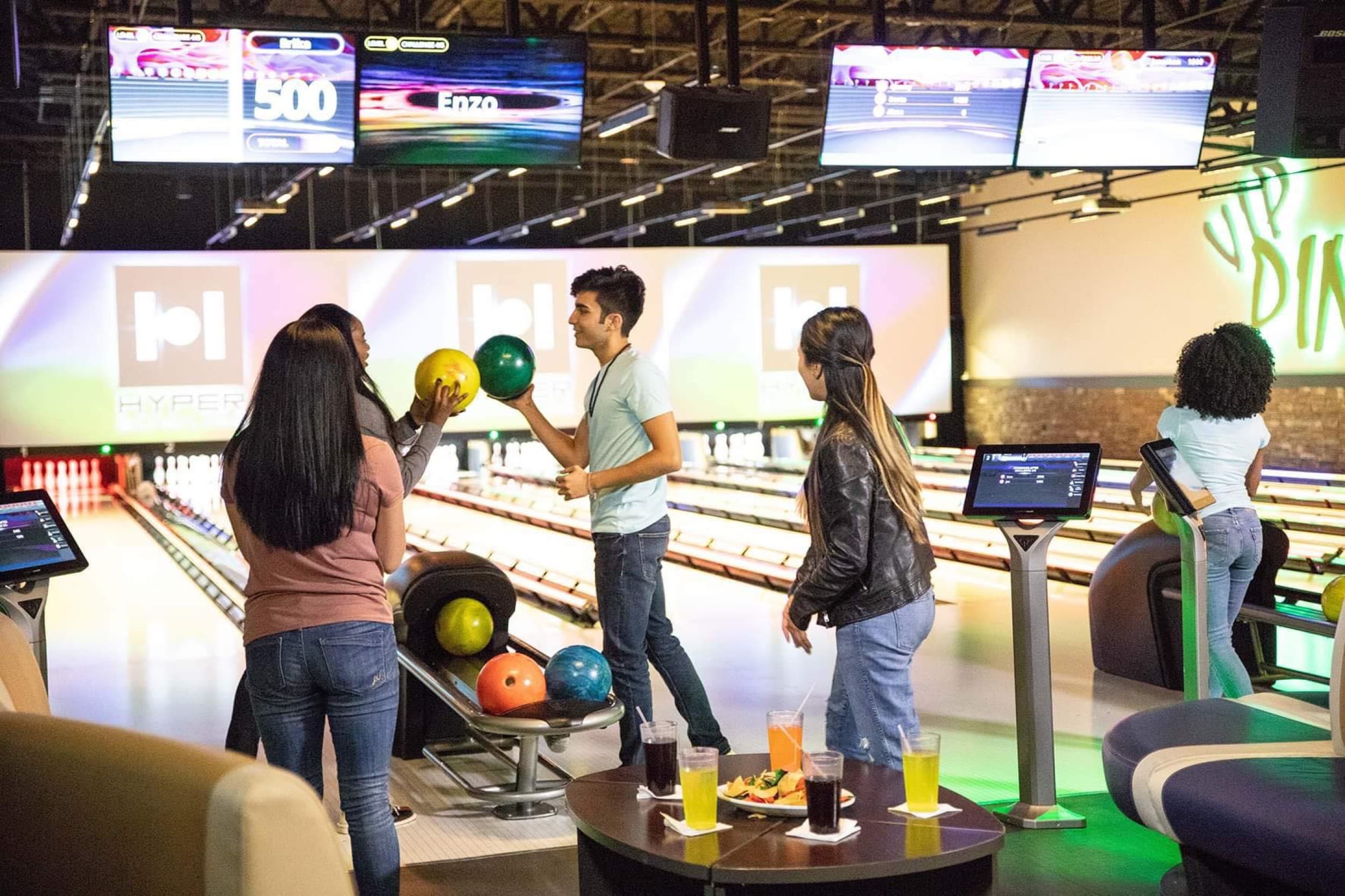 Poznaj Hyper Bowling dla Przyjaciół | Kalisz  | Wyjątkowy Prezent