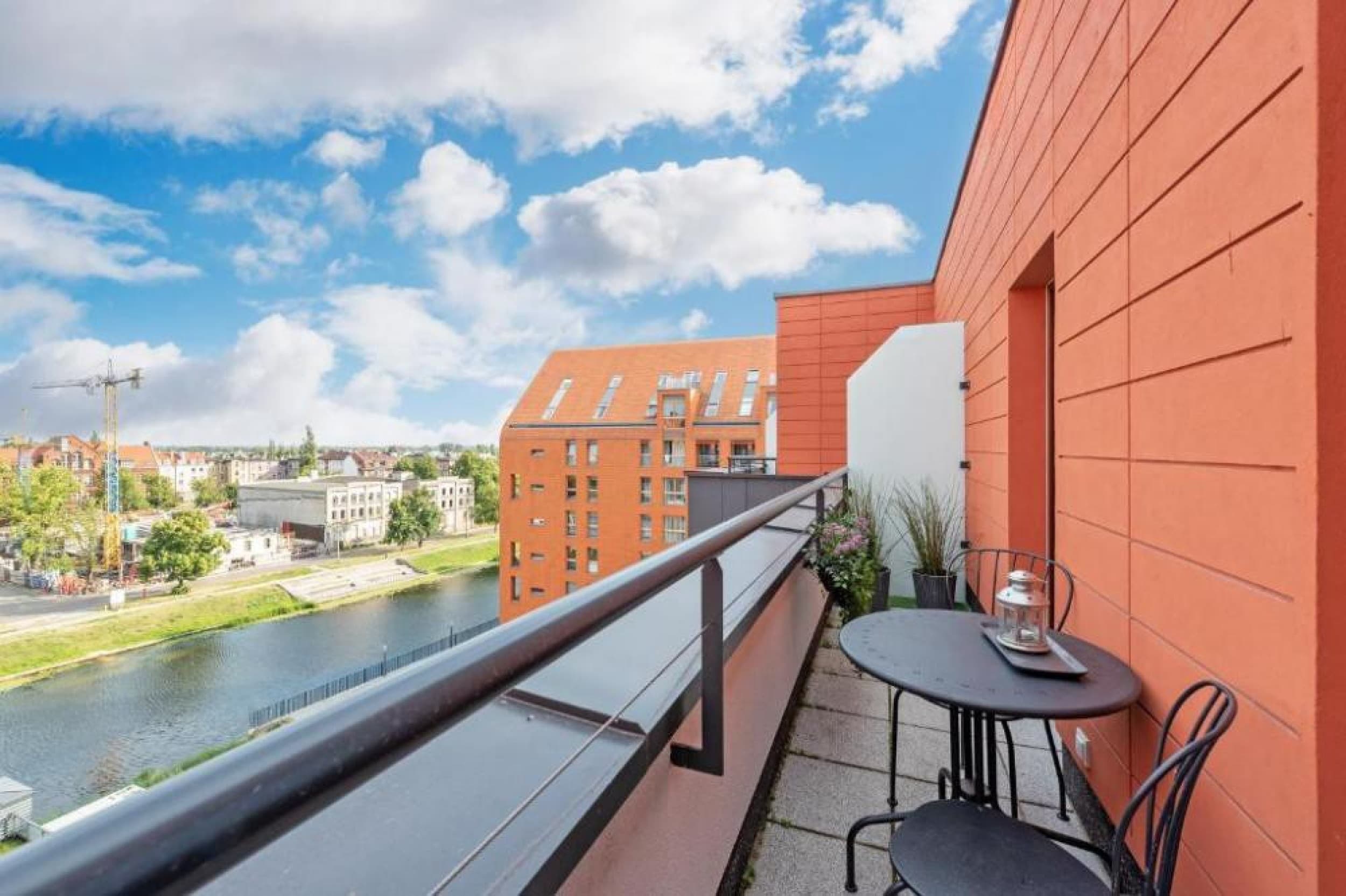 Luksusowy Pobyt (2 Noce, 4 Osoby) | Apartamenty Aura | Gdańsk