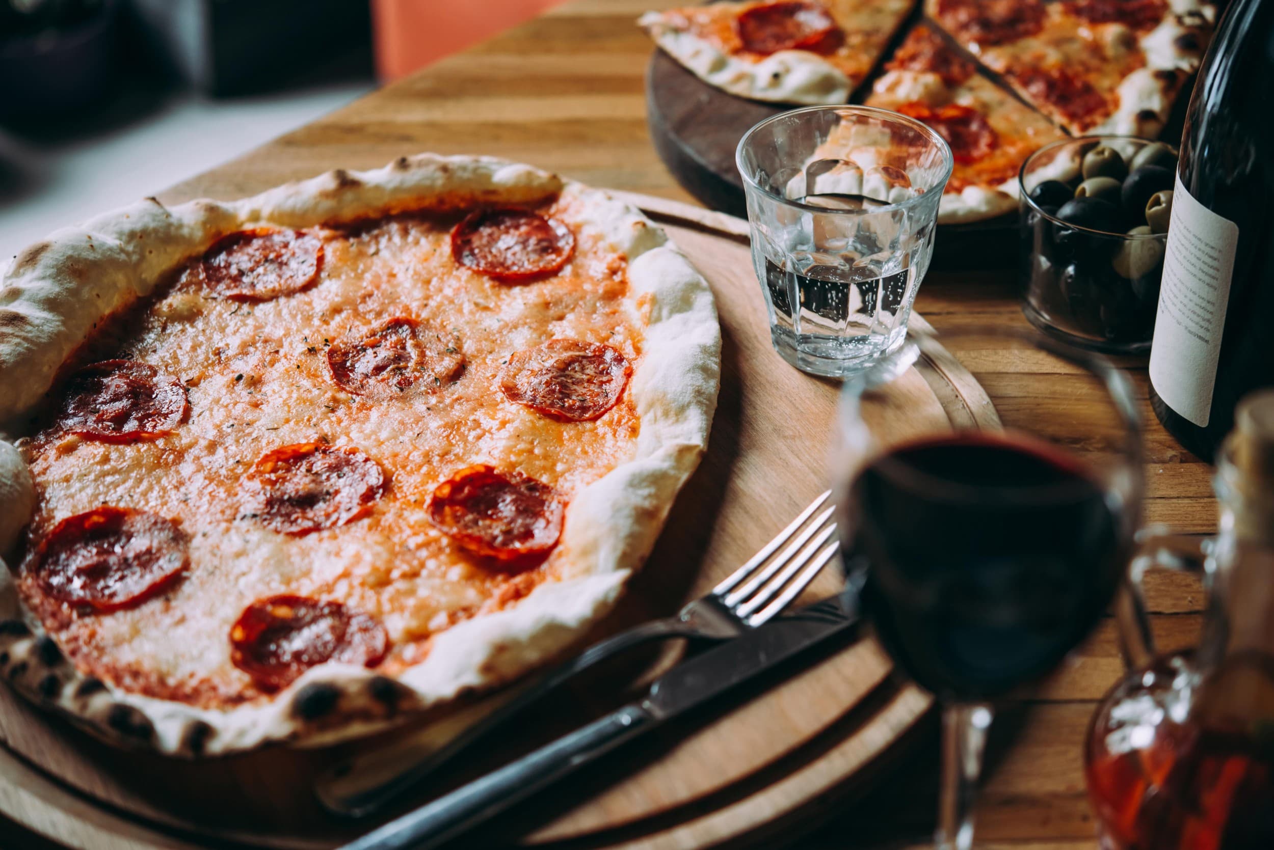 Poznaj Smak Włoskiej Pizzy dla Dwojga | Gniezno | Wyjątkowy Prezent