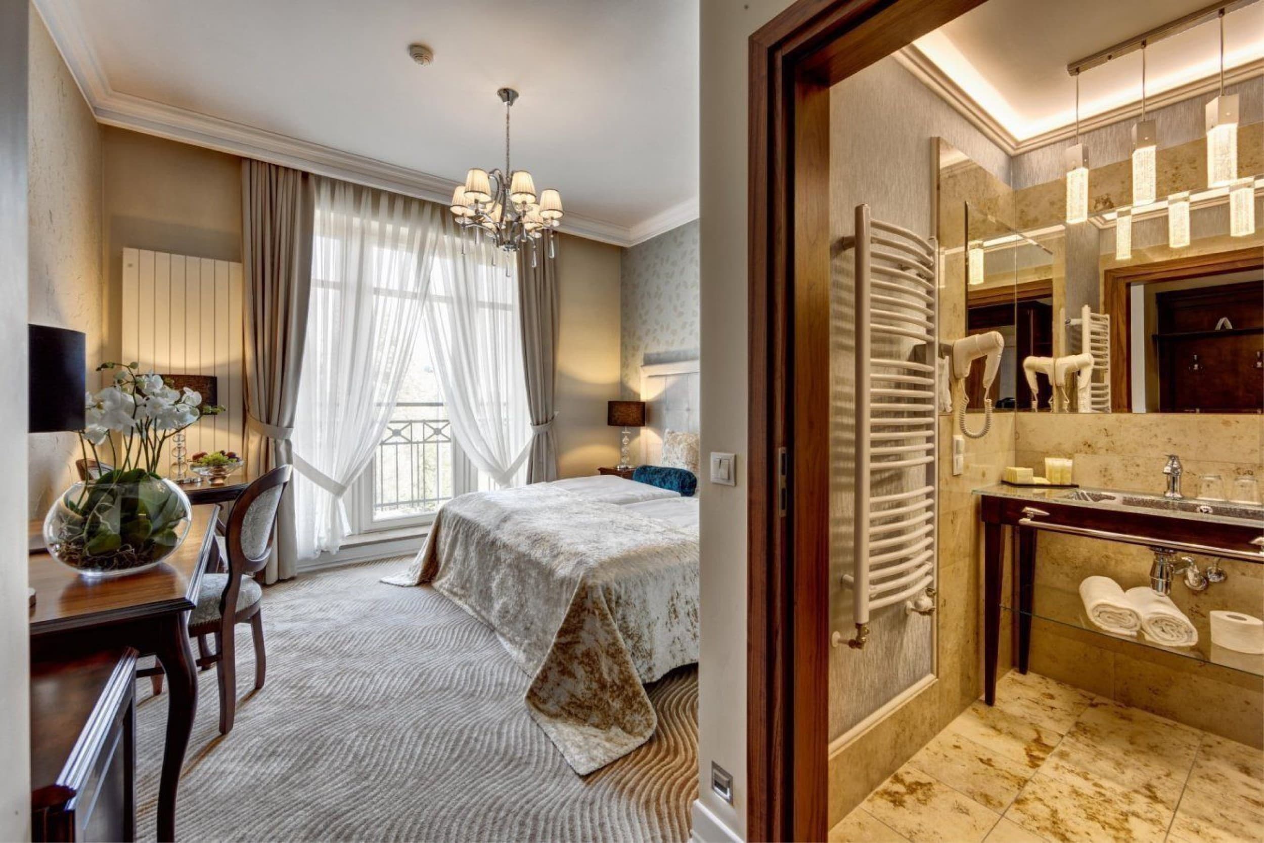 Romantyczny Pobyt (1 Noc, 2 Osoby) | Rezydencja Luxury Hotel | Piekary Śląskie