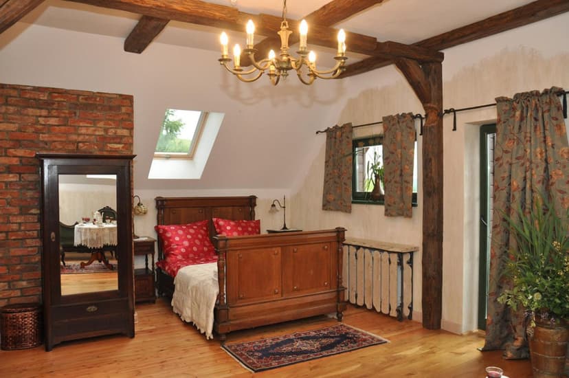 Pobyt w Domu Kameralnym (2 Noce, 2 Osoby) | Domy Konesera | Trzcin