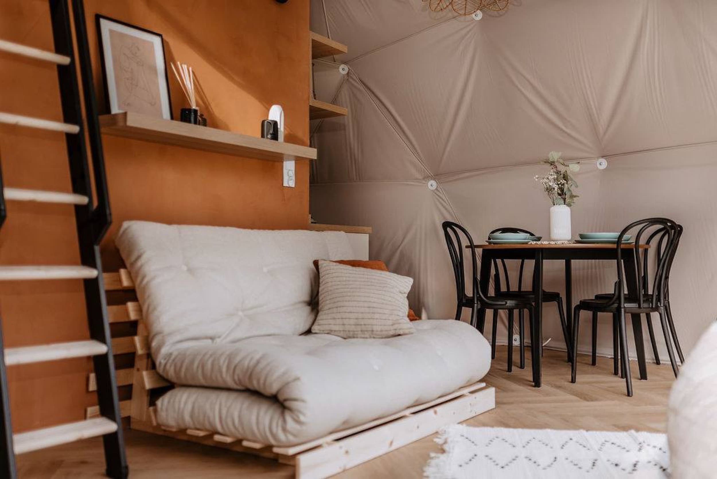 Rekreacyjny Glamping (2 Noce, 1-4 Osoby) | Czorsztyn Glamp | Maniowy | Wyjątkowy Prezent