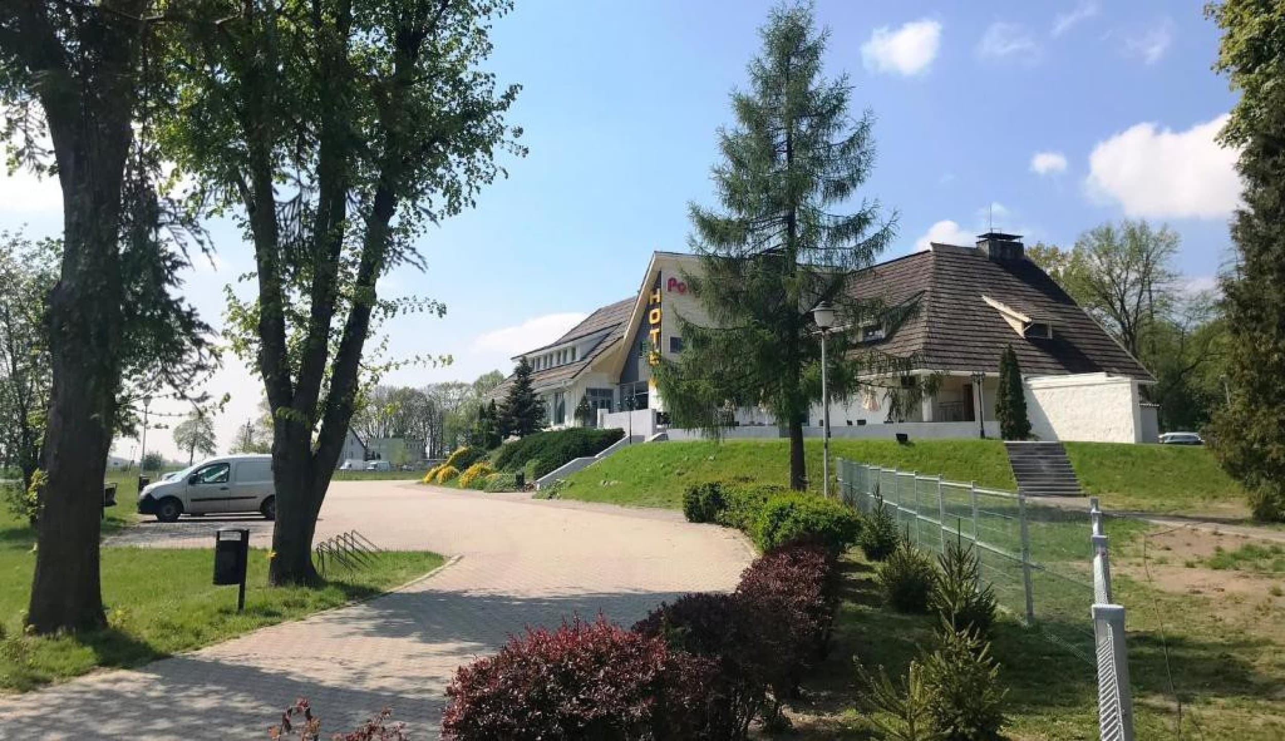 Urokliwy Pobyt (1 Noc, 2 Osoby) | Hotel Podjadek | Ostrów Wielkopolski | Wyjątkowy Prezent