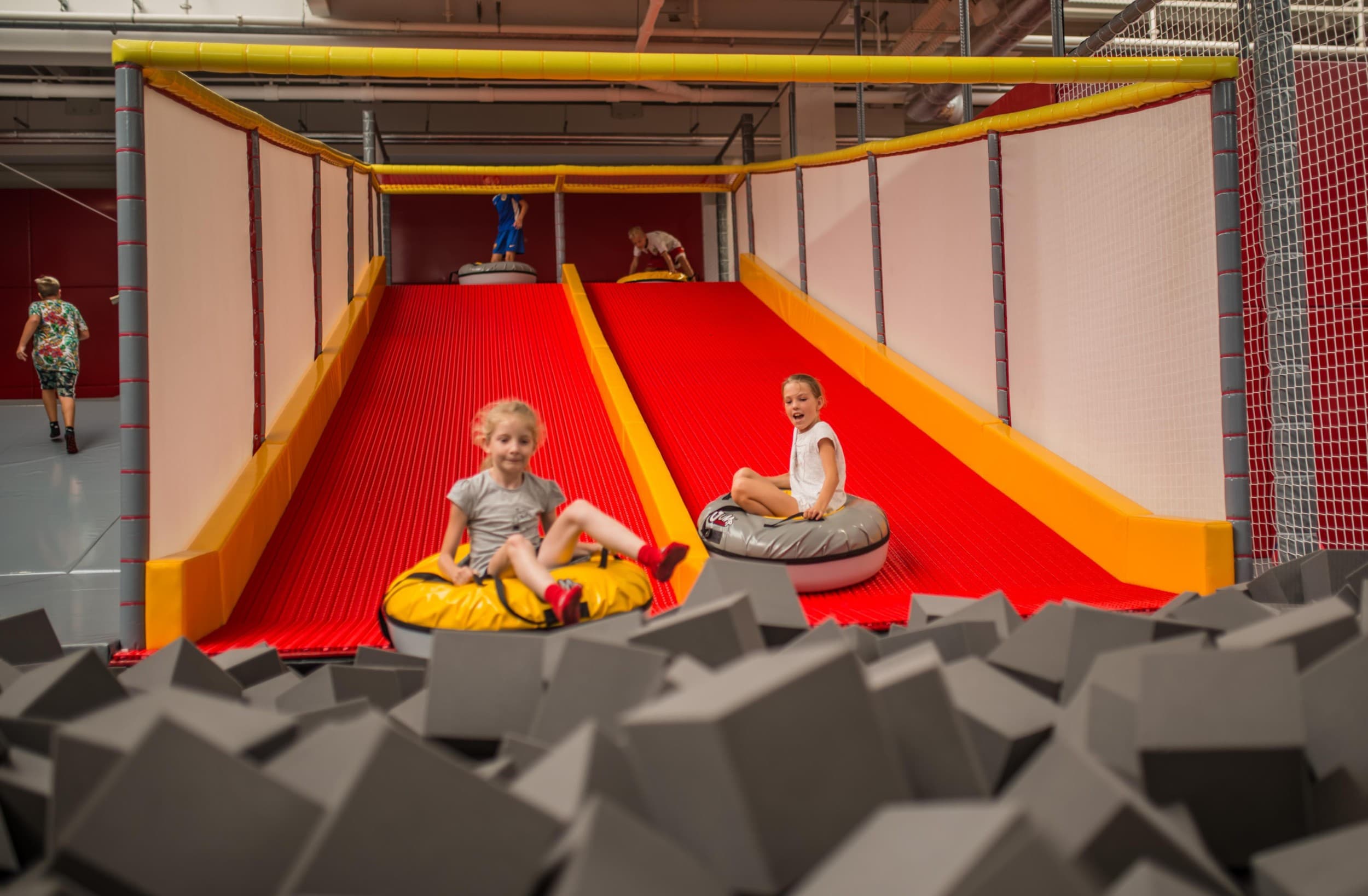 Zabawa w Parku Trampolin dla Rodziny | Warszawa  | Wyjątkowy Prezent
