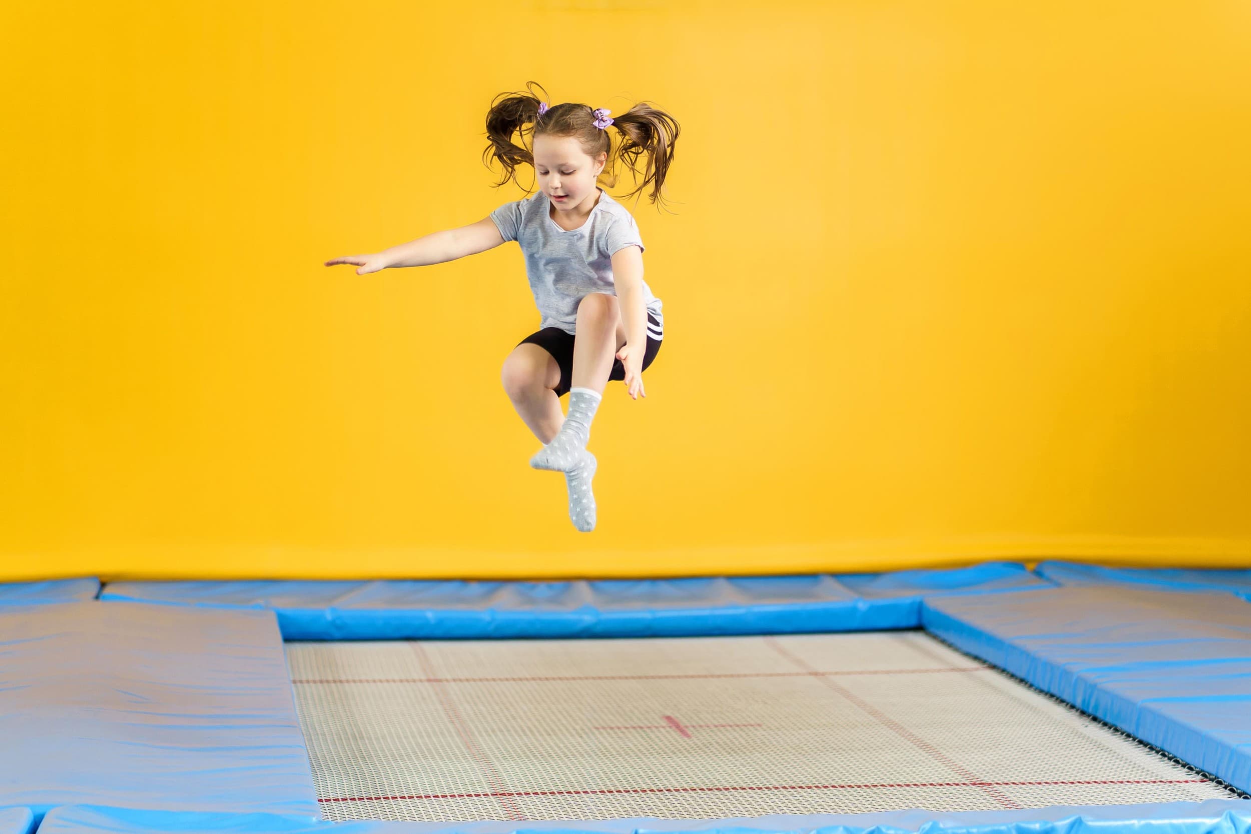 Szalona Zabawa w Parku Trampolin dla Dwojga | Warszawa | Wyjątkowy Prezent