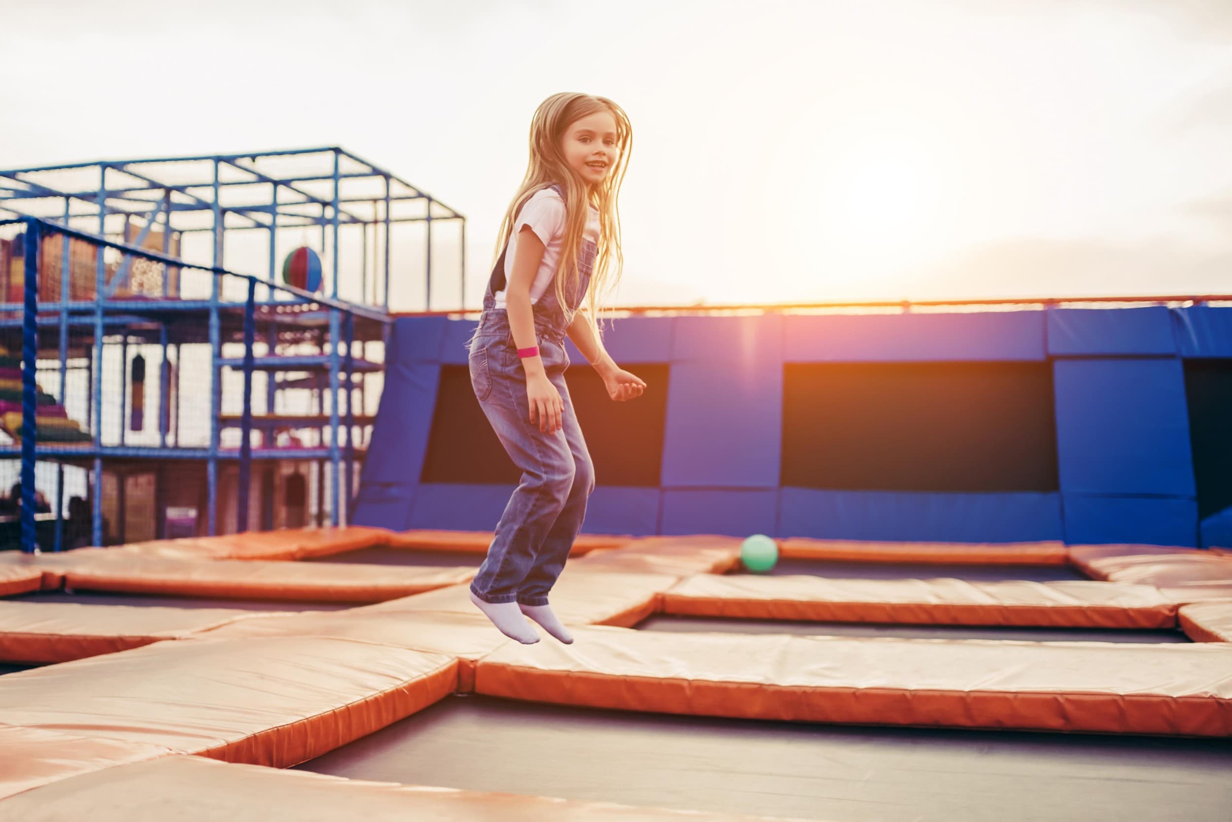 Szalona Zabawa w Parku Trampolin | Warszawa