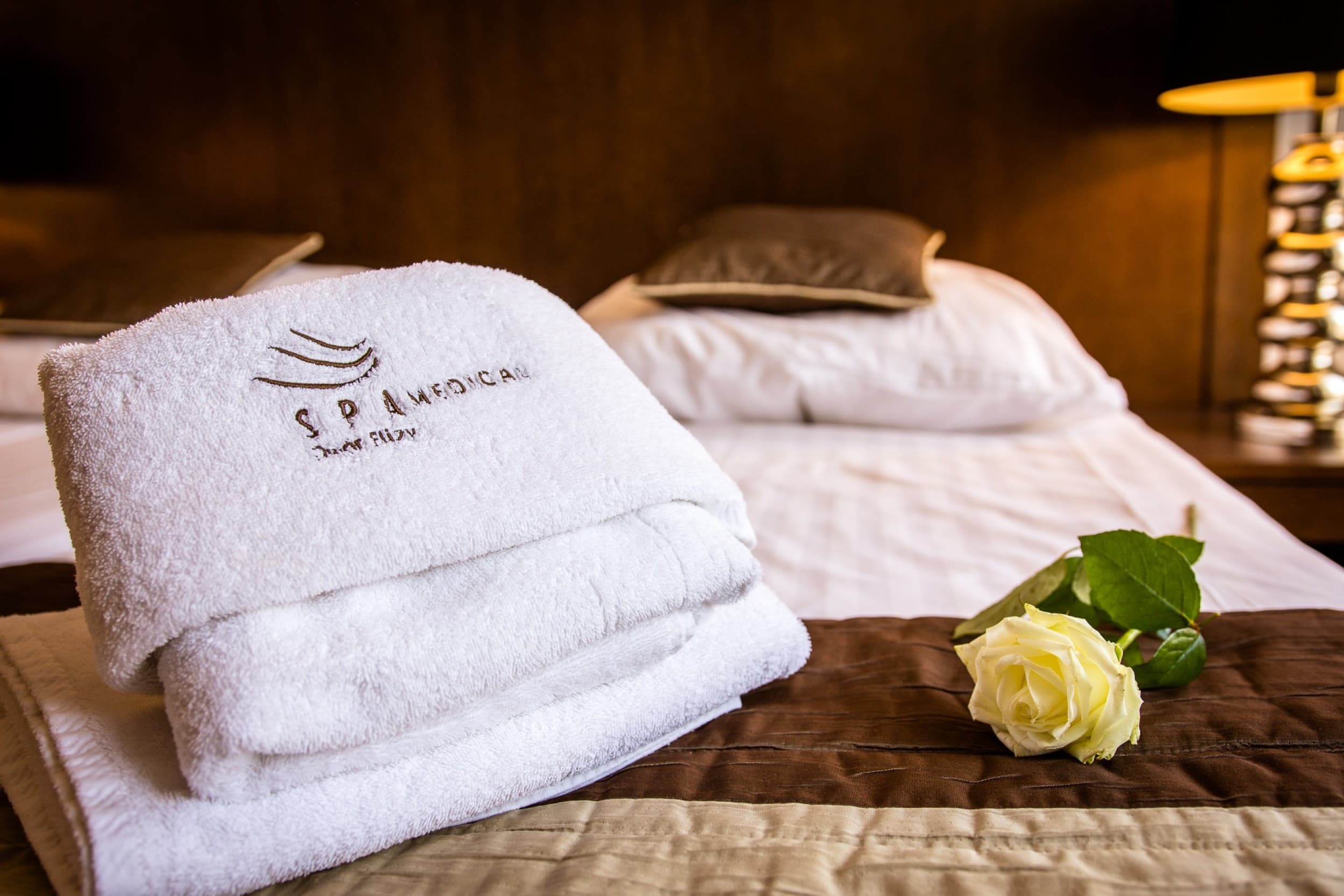 Wystrzałowy Pobyt (2 Noce, 2 Osoby) | Hotel Spa Medical Dwór Elizy | Długopole-Zdrój  | Wyjątkowy Prezent