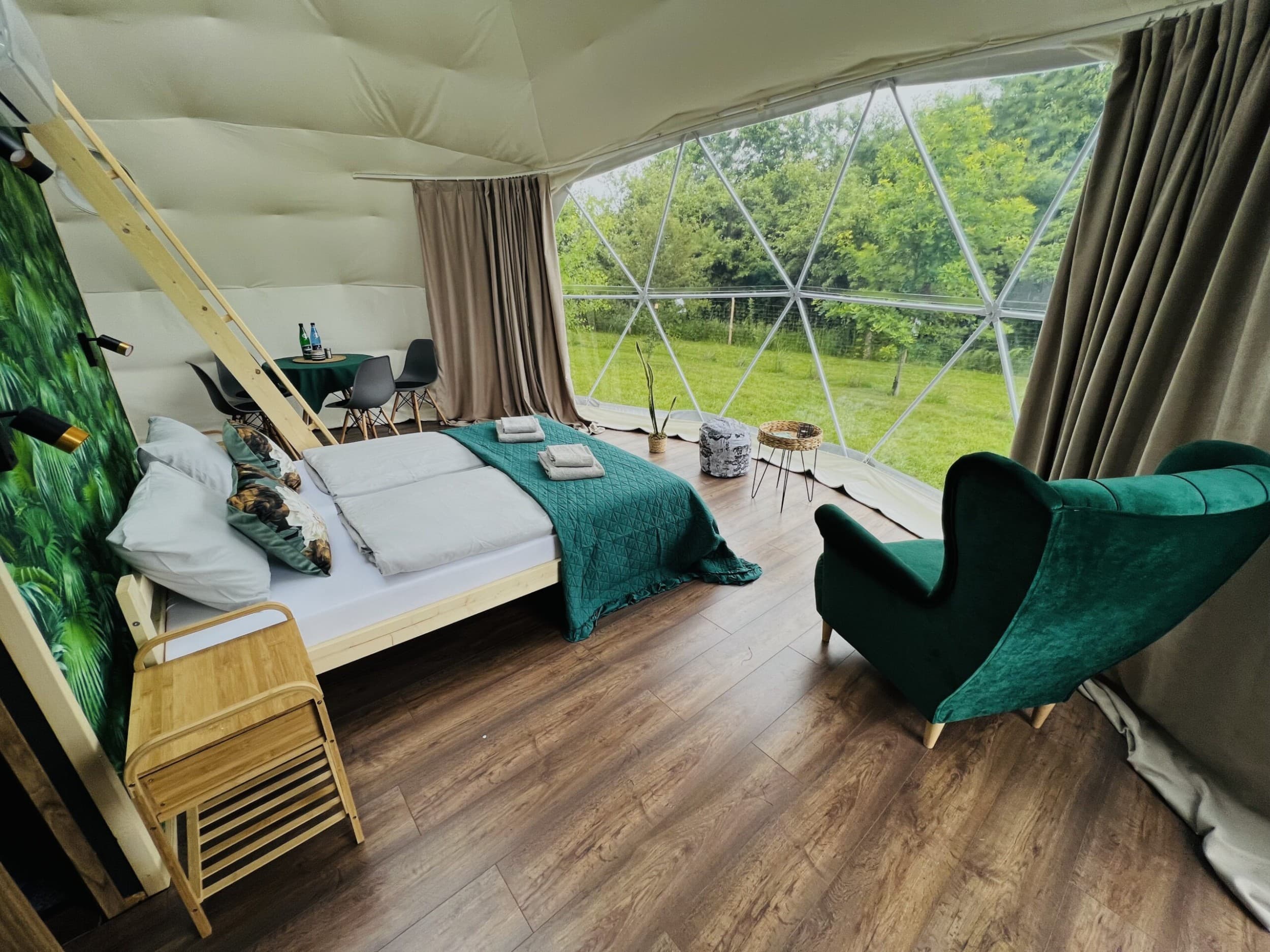 Odprężający Glamping (2 Noce, 2 Osoby) | Glamping Stacja Zieleniec | Nałęczów