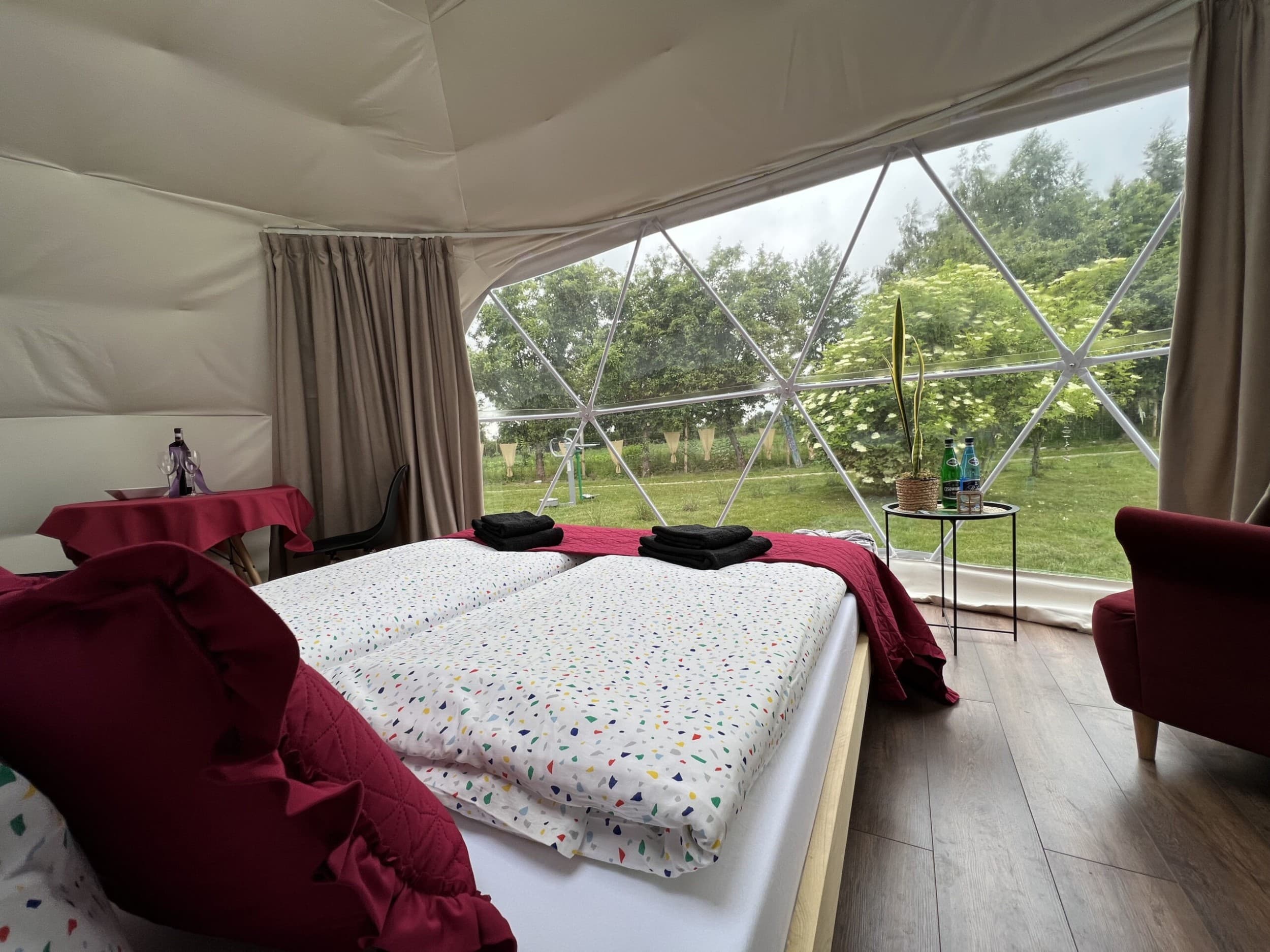 Odprężający Glamping (2 Noce, 2 Osoby) | Glamping Stacja Zieleniec | Nałęczów