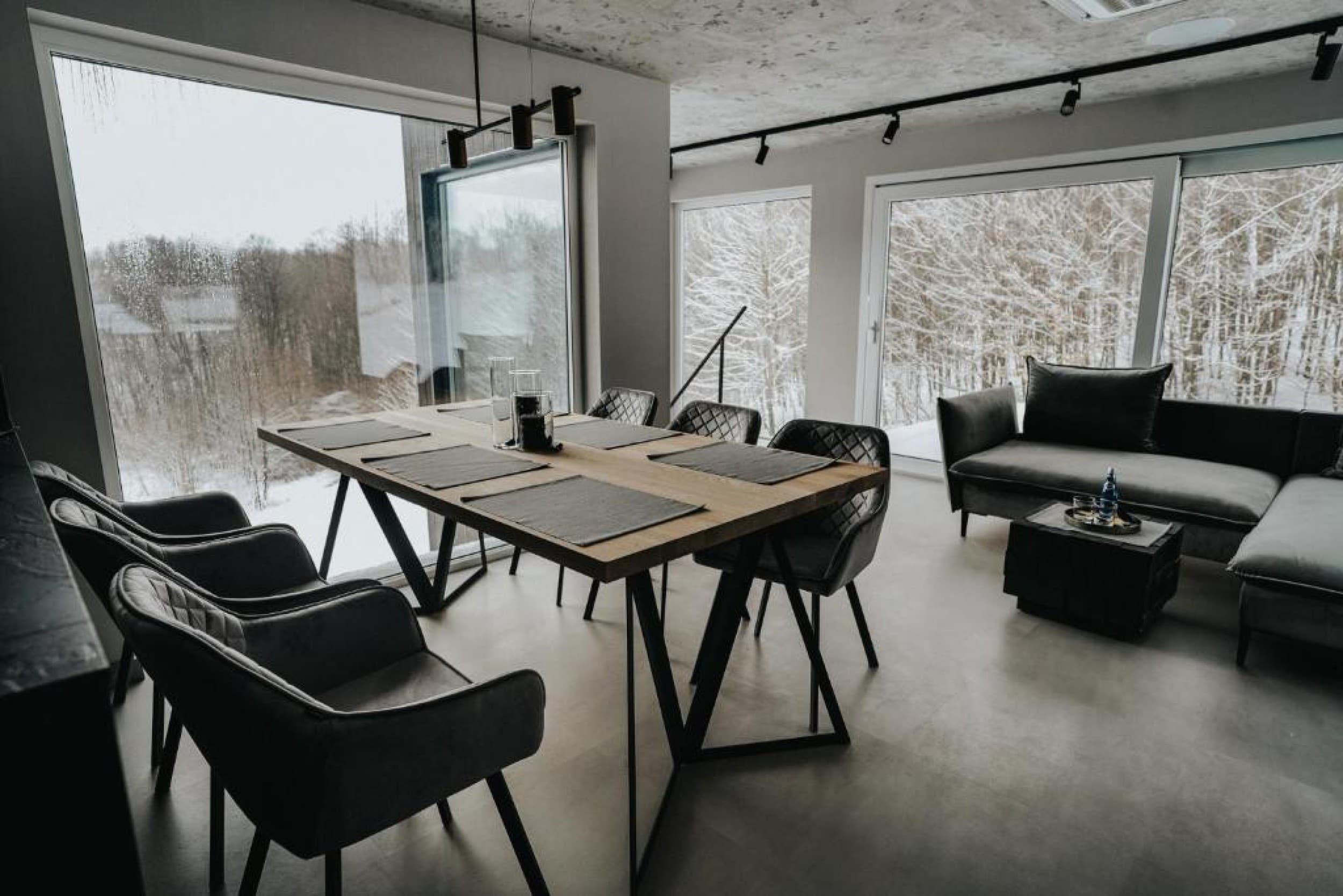 Odprężający Pobyt w Leśnym Apartamencie (1 Noc, 1-4 Osoby)  | Forrest Space | Wola Rafałowska | Wyjątkowy Prezent