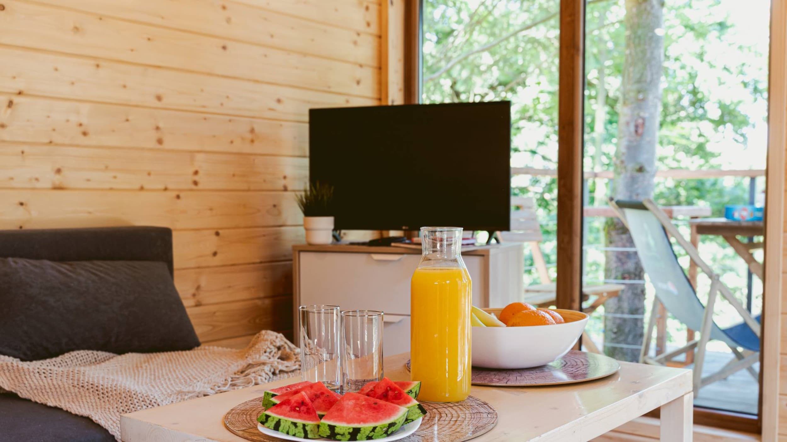 Pobyt w Domku na Drzewie (1 Noc, 1-4 osoby) | River Park | Zator | Wyjątkowy Prezent