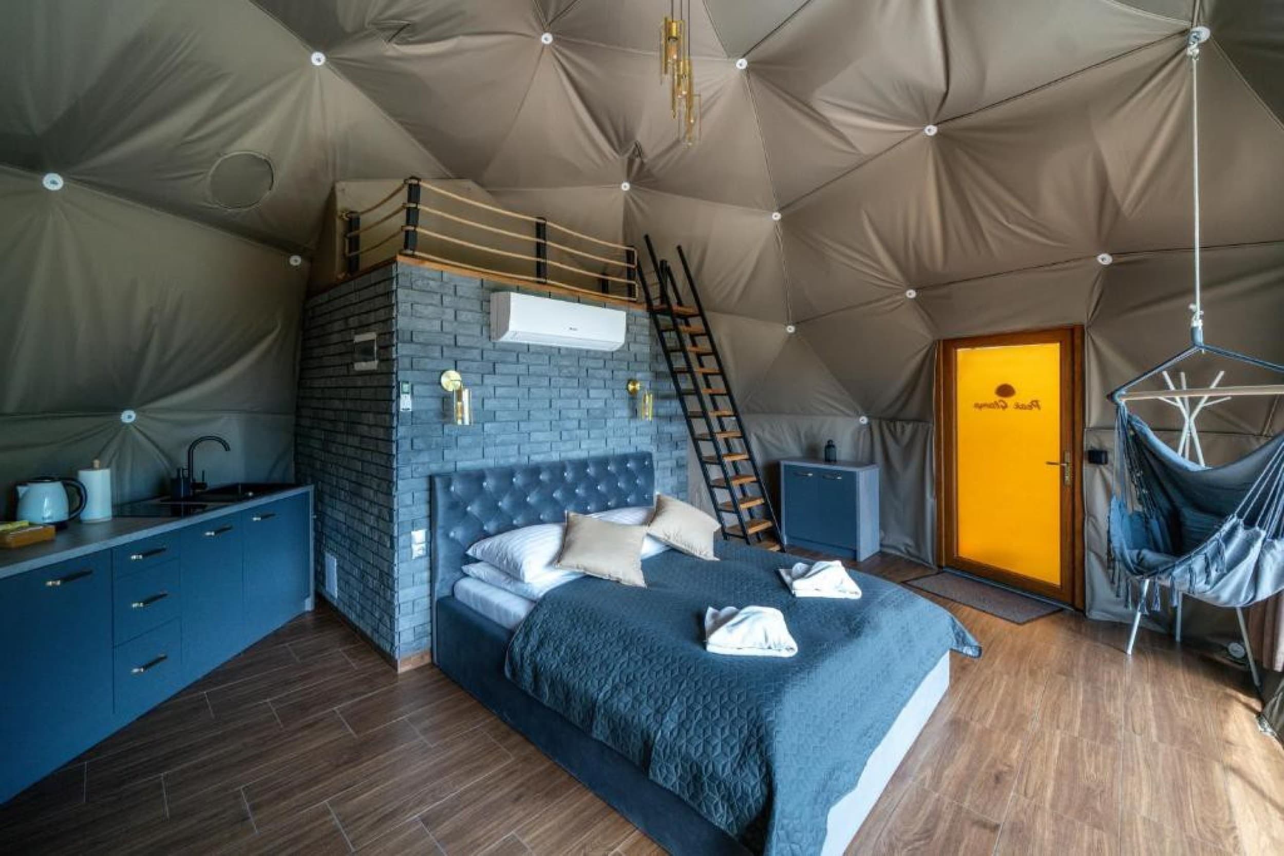 Relaksujący Glamping (2 Noce, 2 Osoby) | Peak Glamp | Poronin | Wyjątkowy Prezent