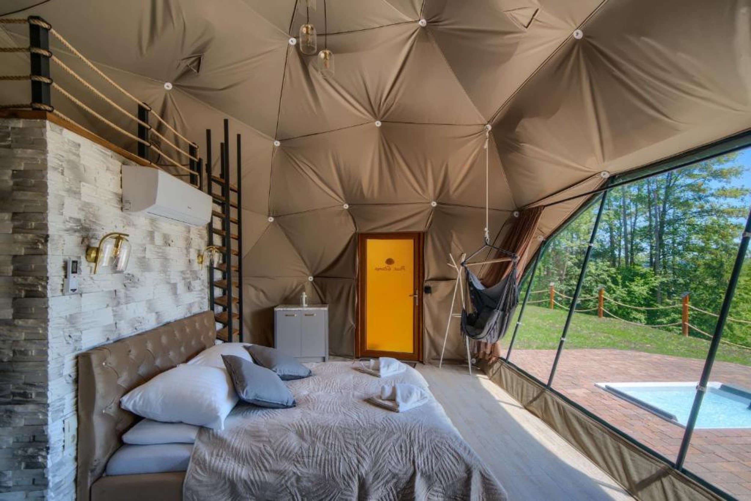 Relaksujący Glamping (2 Noce, 2 Osoby) | Peak Glamp | Poronin | Wyjątkowy Prezent