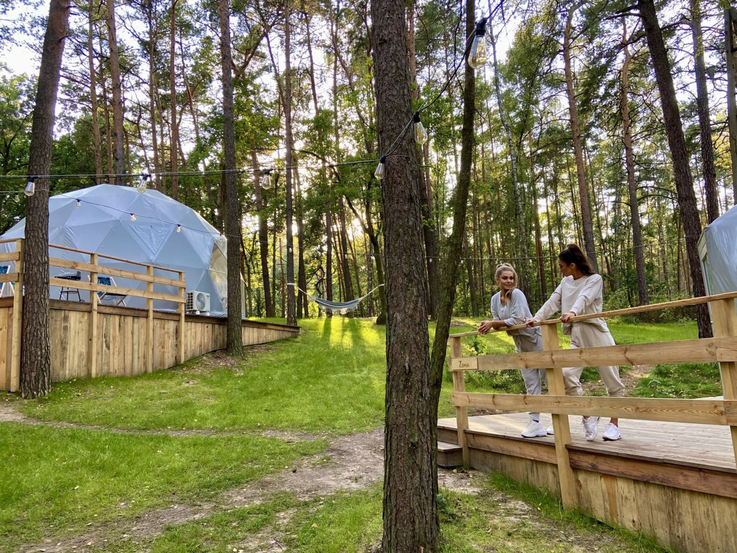 Rekreacyjny Glamping (1 Noc, 1-6 Osób) | Planeta Glamping | Zalesie Górne | Wyjątkowy Prezent