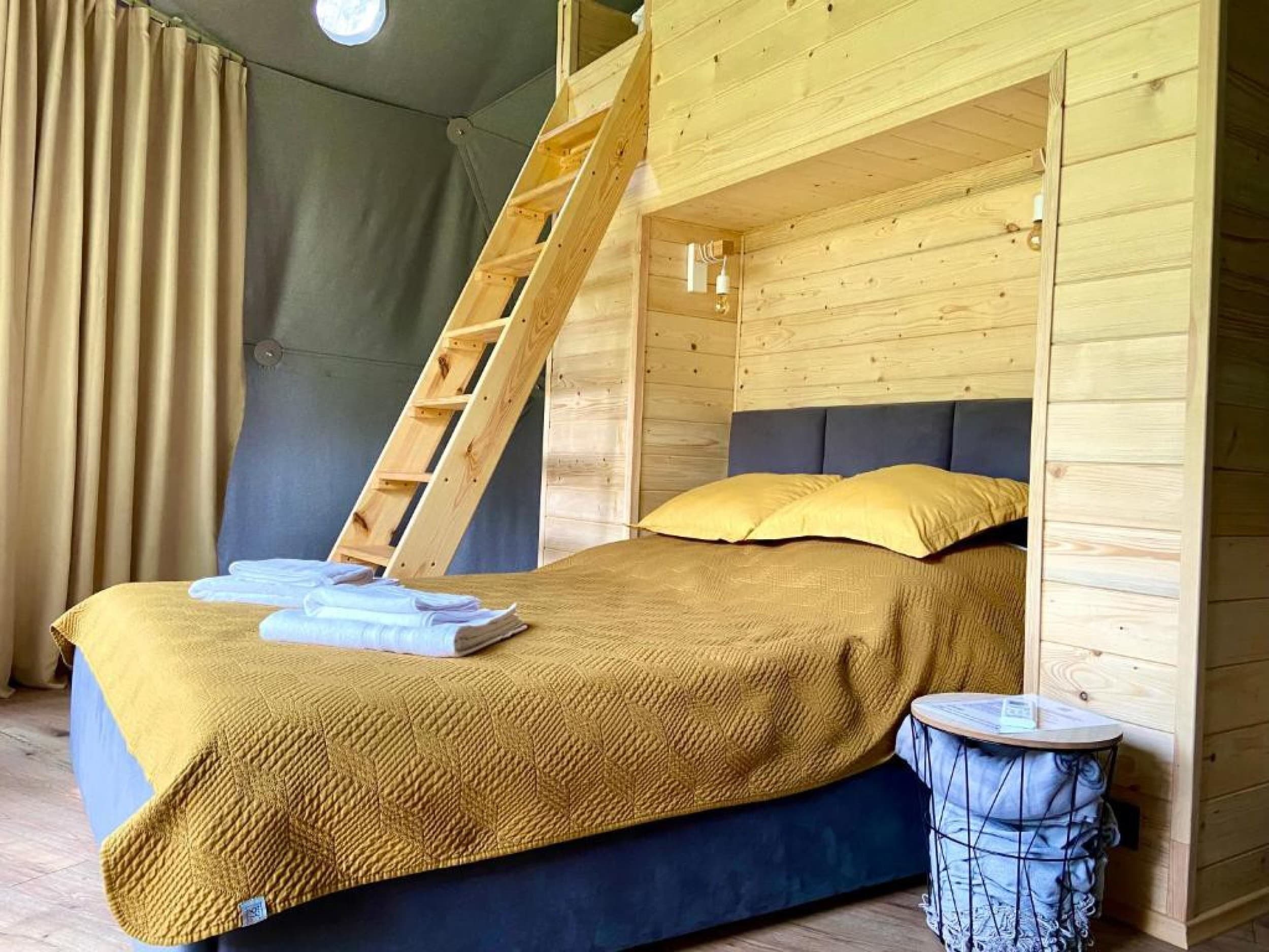 Rekreacyjny Glamping (2 Noce, 1-6 Osób) | Planeta Glamping | Zalesie Górne | Wyjątkowy Prezent