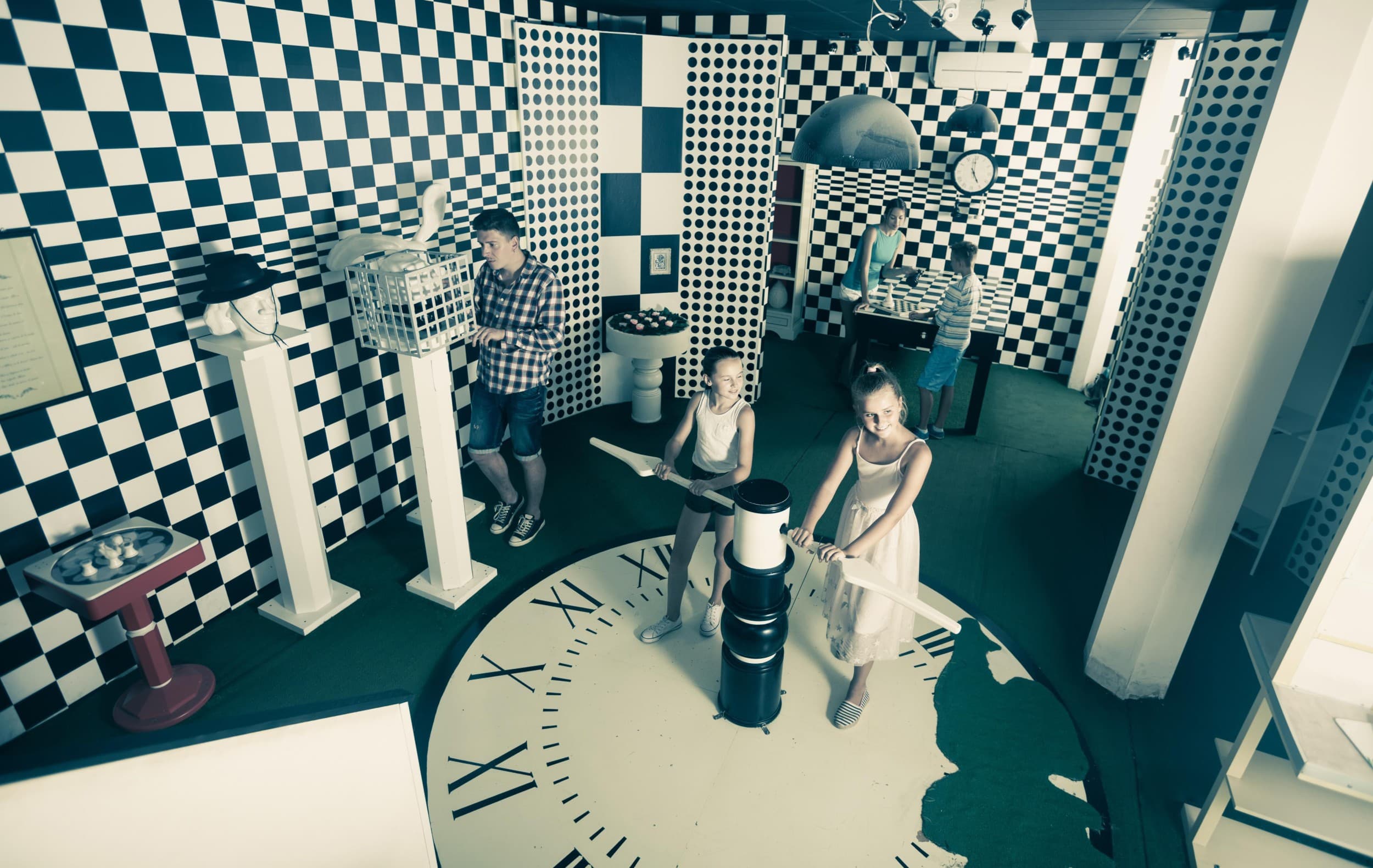 Przygoda w Escape Room "Dexter" dla Przyjaciół (3 osoby) | Kielce | Wyjątkowy Prezent