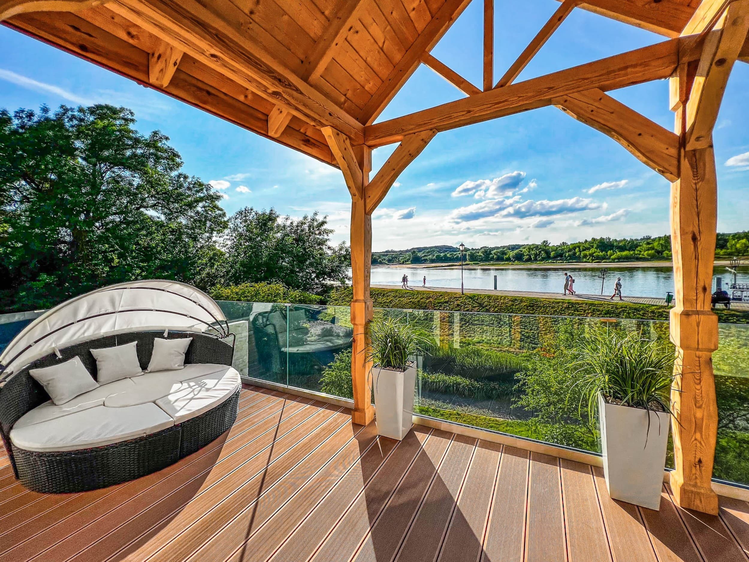 Odprężający Pobyt w Apartamencie z Jacuzzi (1 Noc, 2 Osoby) | Bulwar Residence | Kazimierz Dolny | Wyjątkowy Prezent