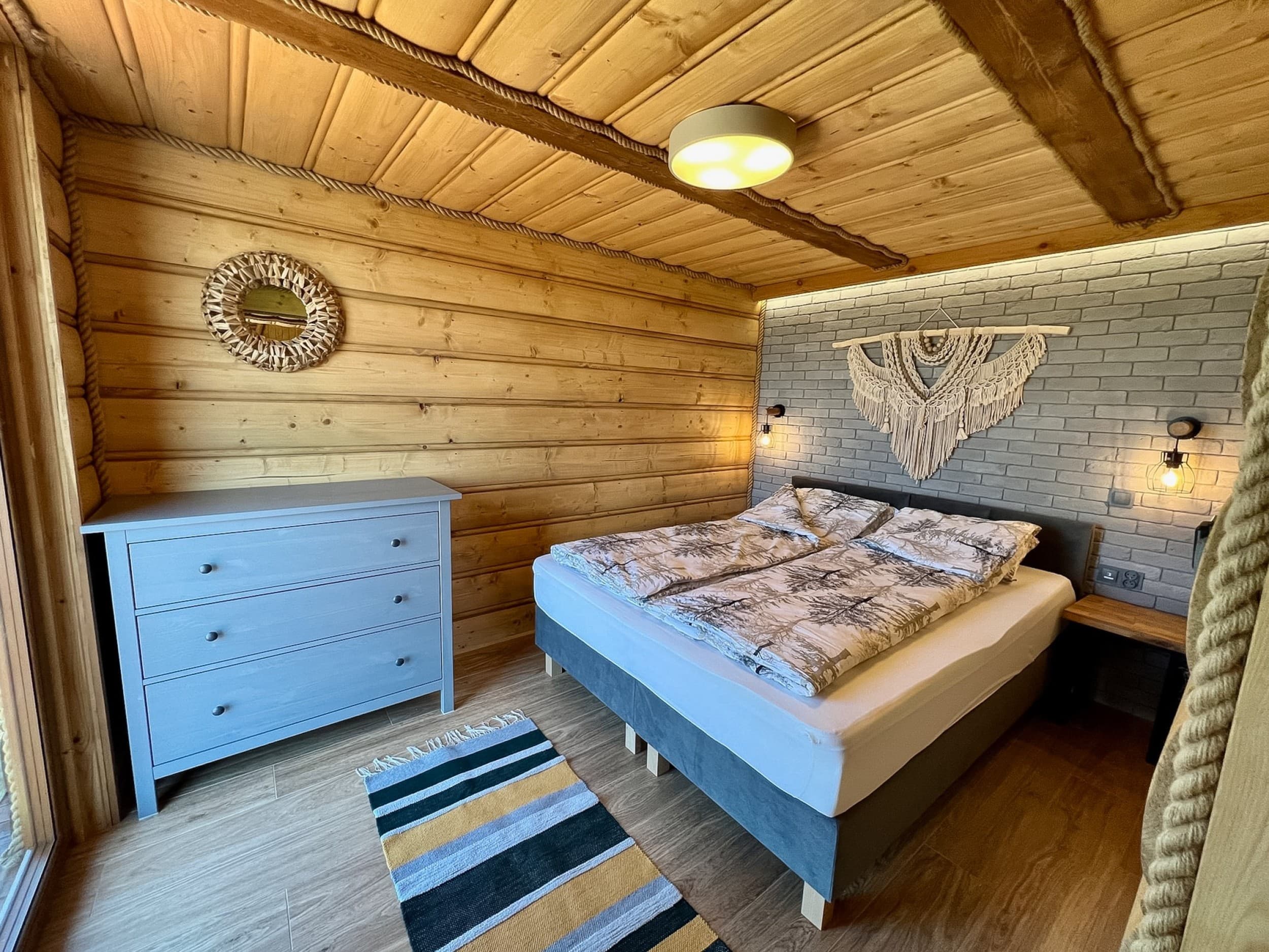 Pobyt w Chatce Dreamland (2 Noce, 1-4 Osoby) | Friland | Bodzentyn | Wyjątkowy Prezent