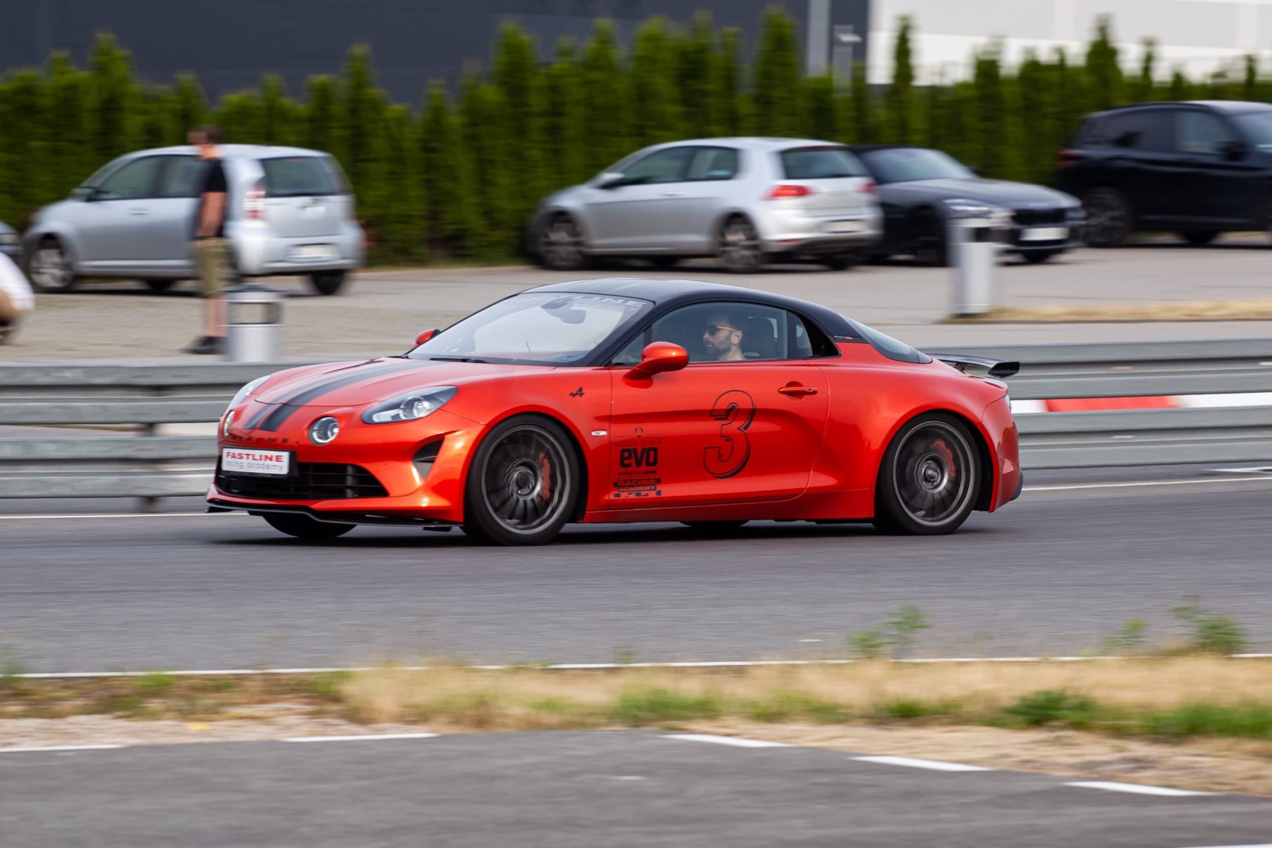Jazda Alpine A110 (2 okrążenia) | Wiele Lokalizacji | Wyjątkowy Prezent