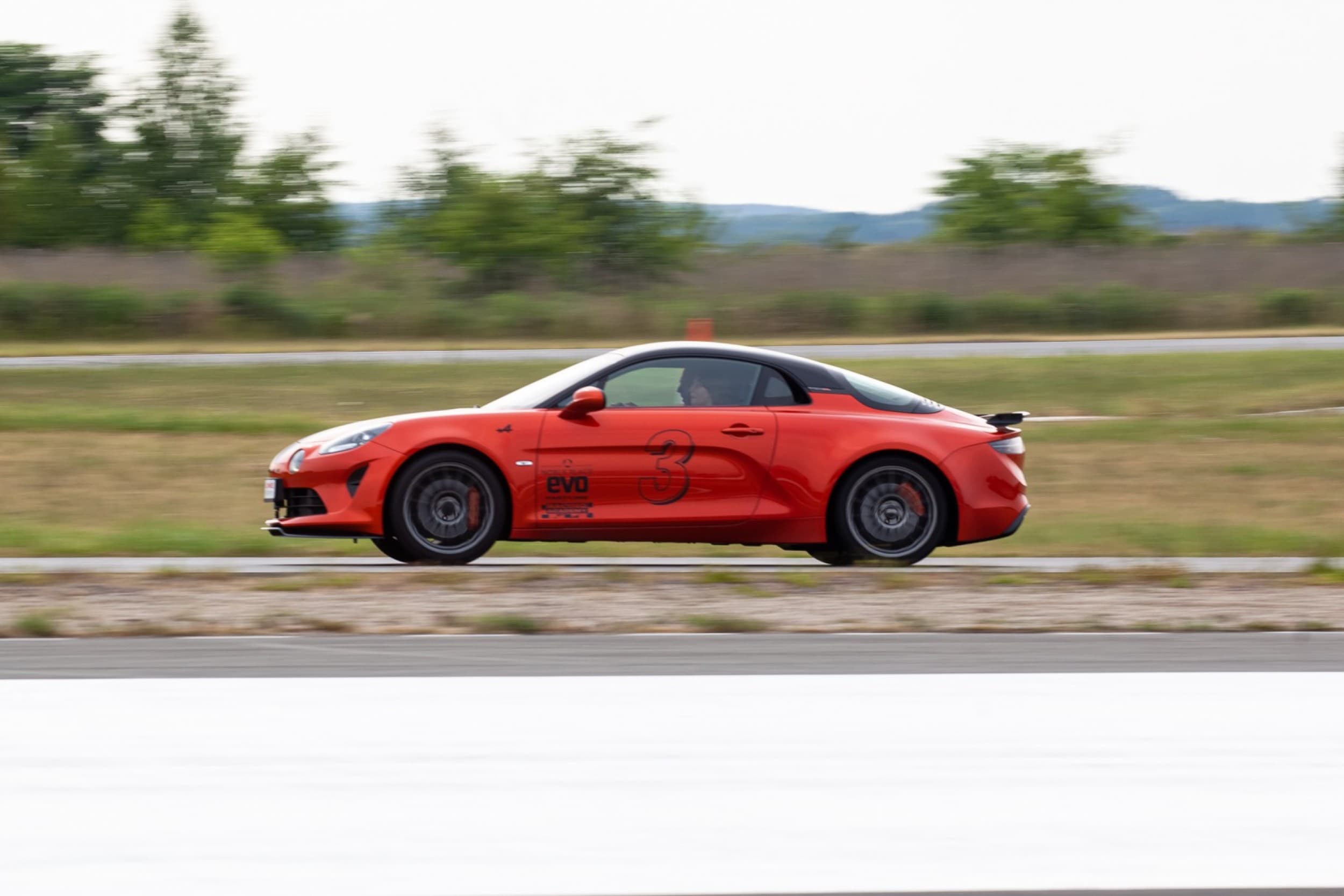 Jazda Alpine A110 na Torze Głównym (2 okrążenia) | Poznań (okolice) | Wyjątkowy Prezent