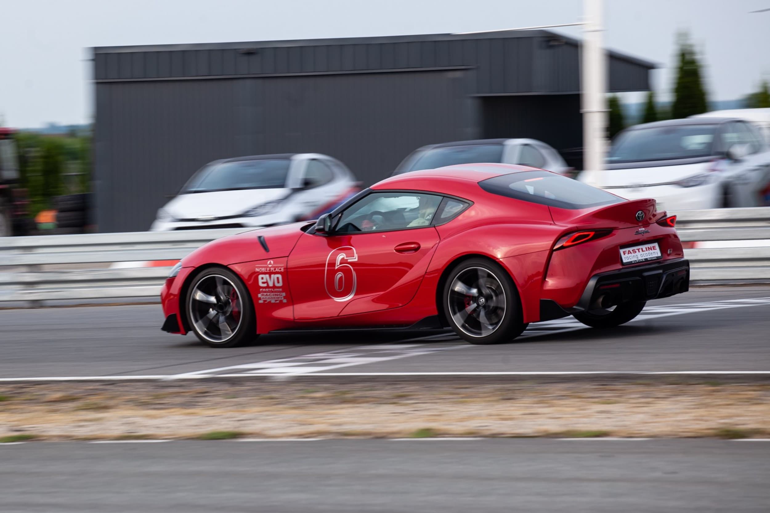  Jazda Toyota GR Supra (3 okrążenia) | Wiele Lokalizacji