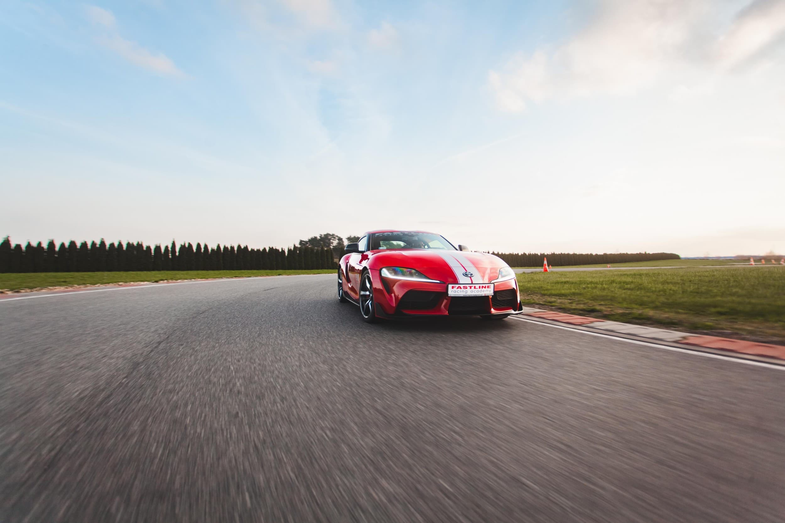 Jazda Toyota GR Supra na Torze Głównym (2 okrążenia) | Poznań (okolice) | Wyjątkowy Prezent