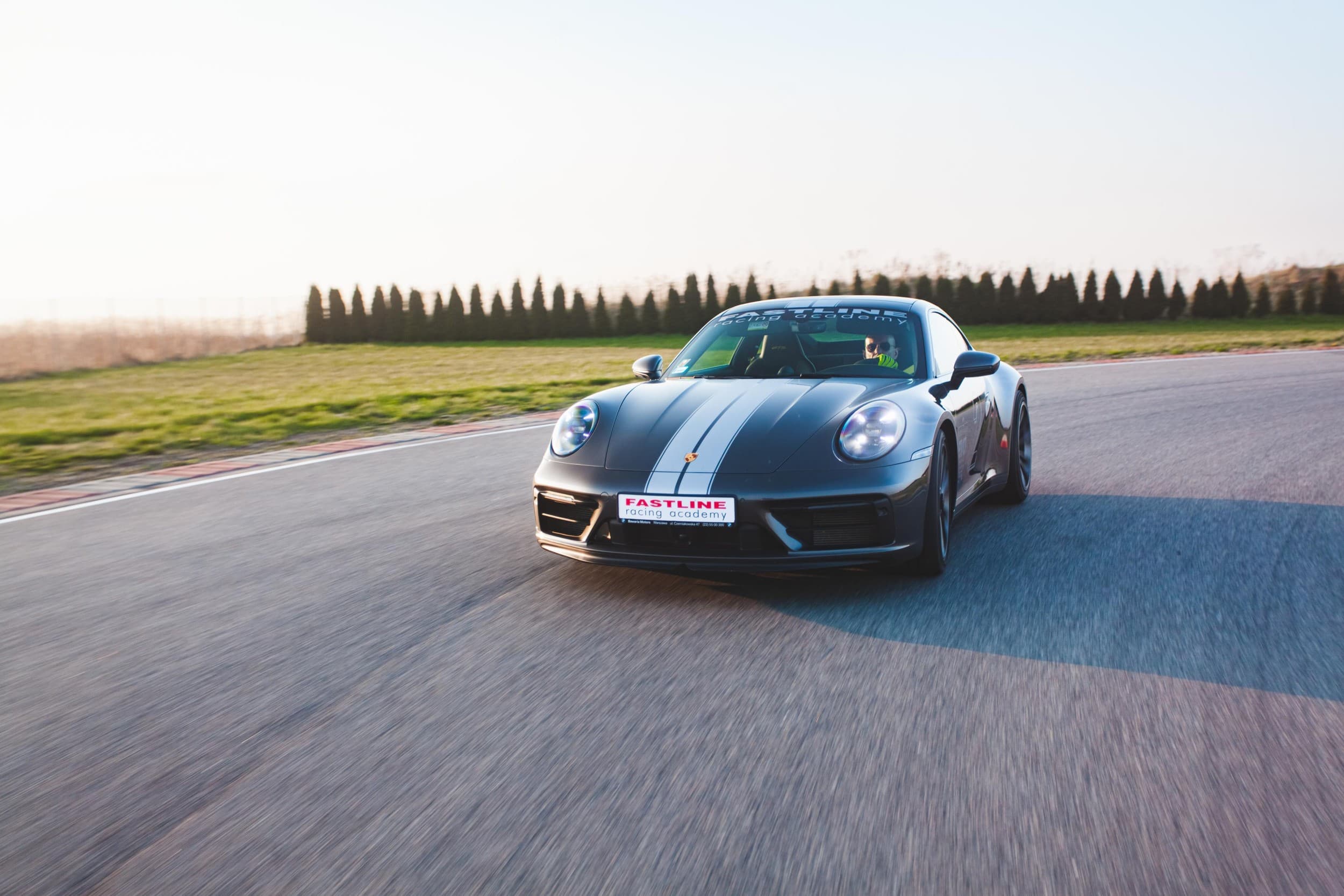 Jazda Porsche 911 Carrera 4 GTS (2 okrążenia) | Wiele Lokalizacji | Wyjątkowy Prezent