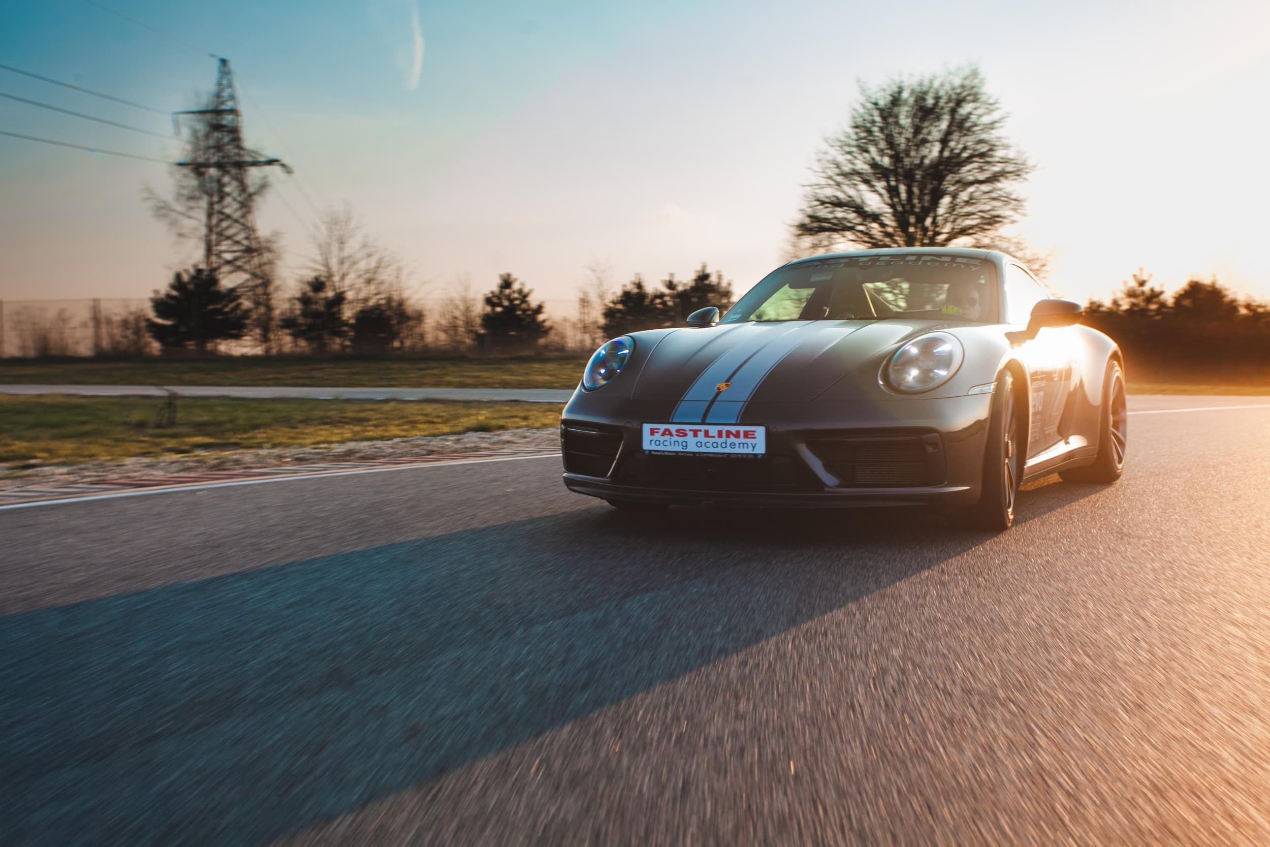 Jazda Porsche 911 Carrera 4 GTS (2 okrążenia) | Wiele Lokalizacji | Wyjątkowy Prezent