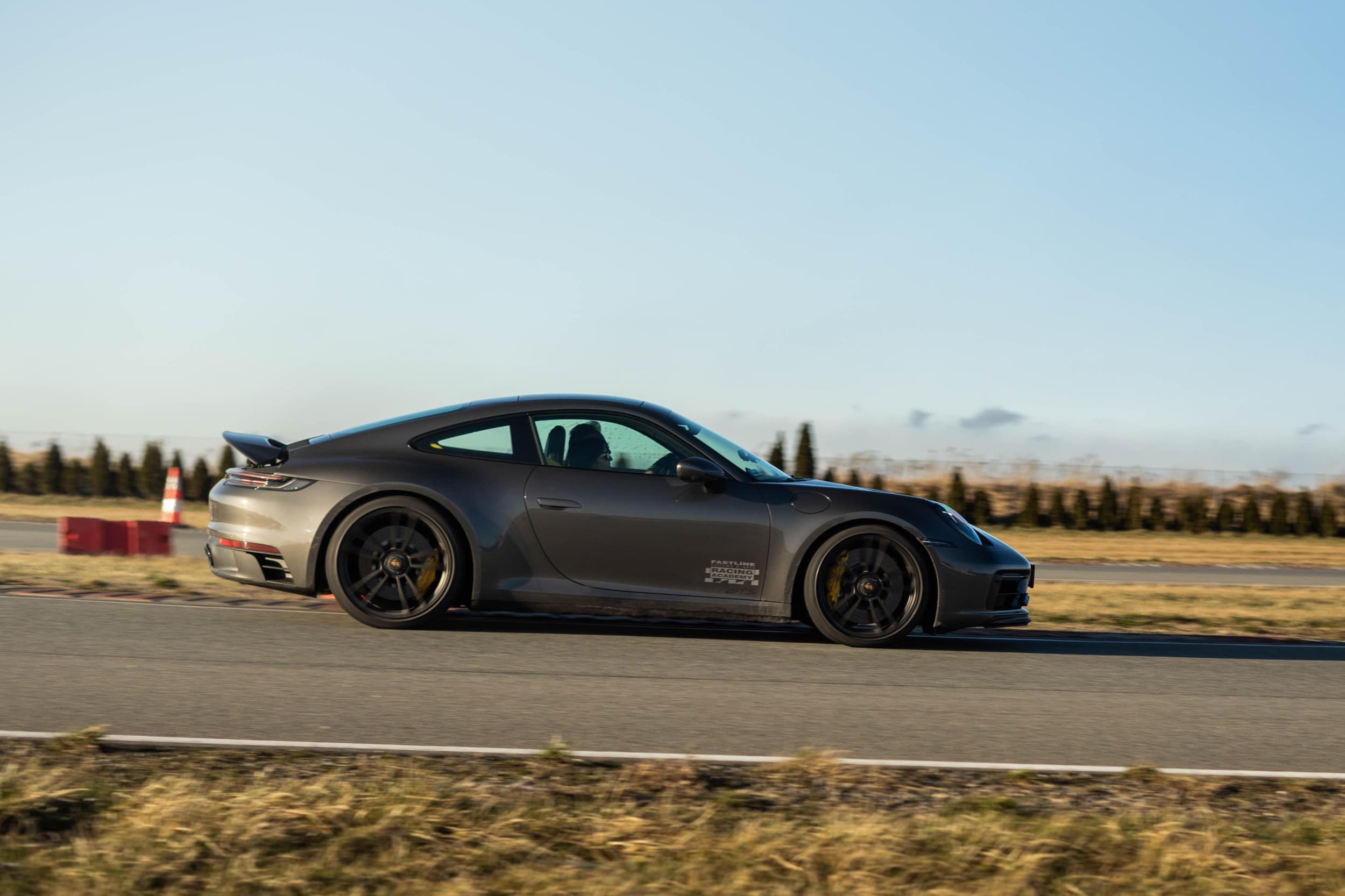 Jazda Porsche 911 Carrera 4 GTS (2 okrążenia) | Wiele Lokalizacji | Wyjątkowy Prezent