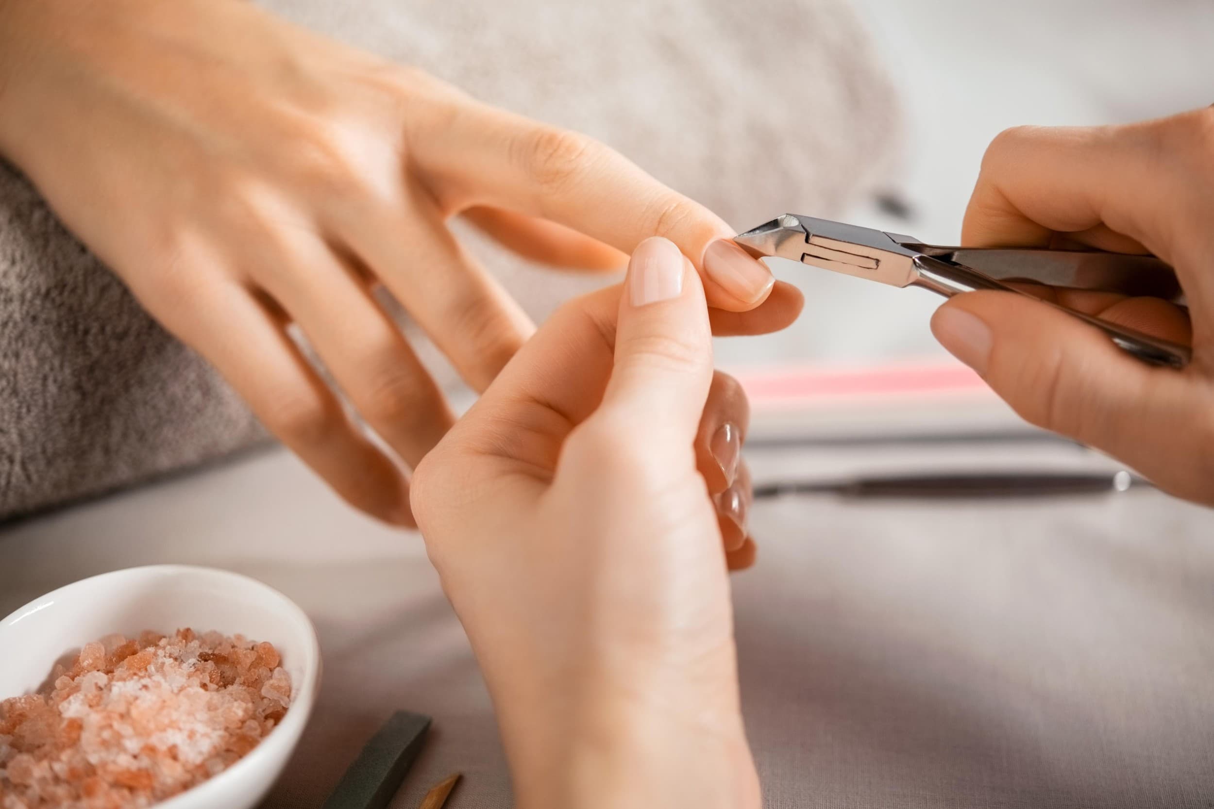 Manicure Hybrydowy French | Kraków | Wyjątkowy Prezent