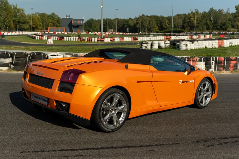 Pojedynek Lamborghini Gallardo vs. Dodge Viper | 4 okrążenia | Wiele Lokalizacji